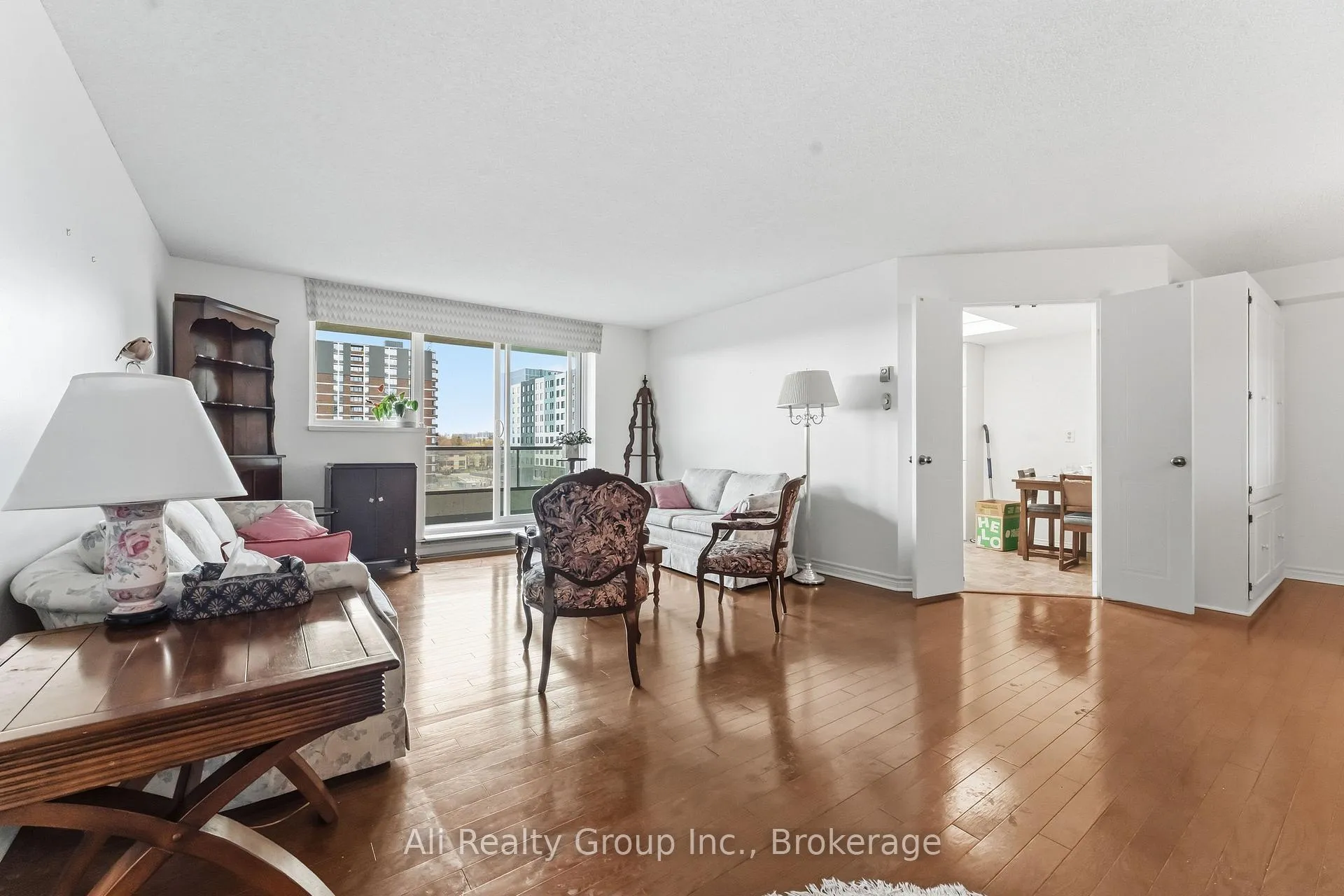 Photo 5 of Unit 610, 1705 Playfair Drive, Ottawa, Playfair Park — HOMEH