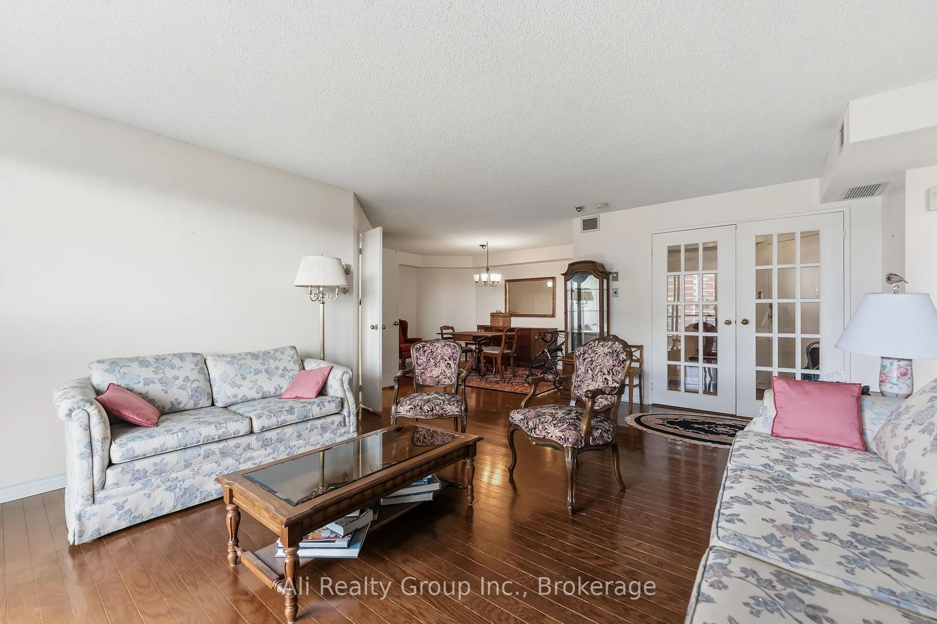 Photo 8 of Unit 610, 1705 Playfair Drive, Ottawa, Playfair Park — HOMEH