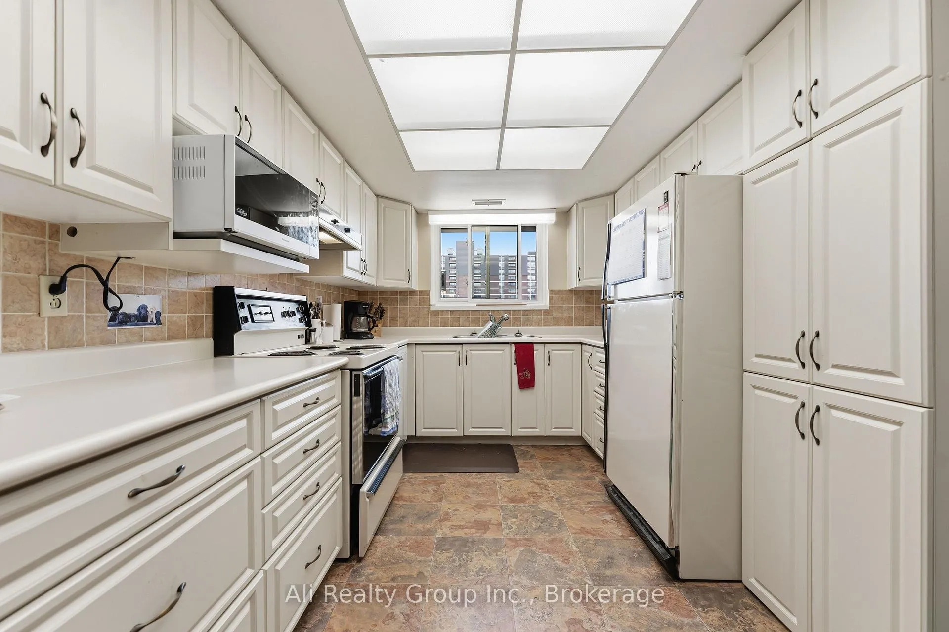 Photo 13 of Unit 610, 1705 Playfair Drive, Ottawa, Playfair Park — HOMEH