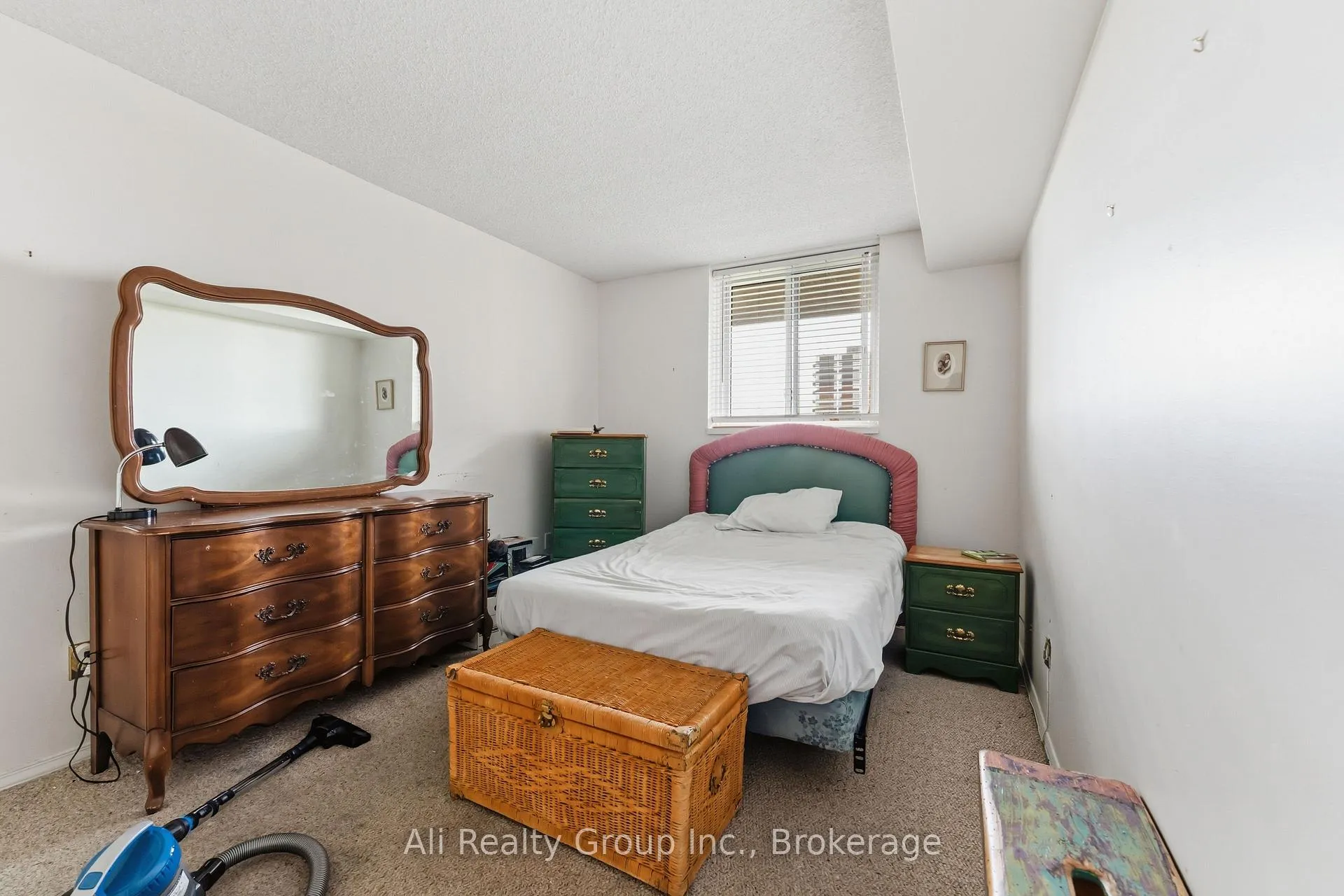 Photo 22 of Unit 610, 1705 Playfair Drive, Ottawa, Playfair Park — HOMEH