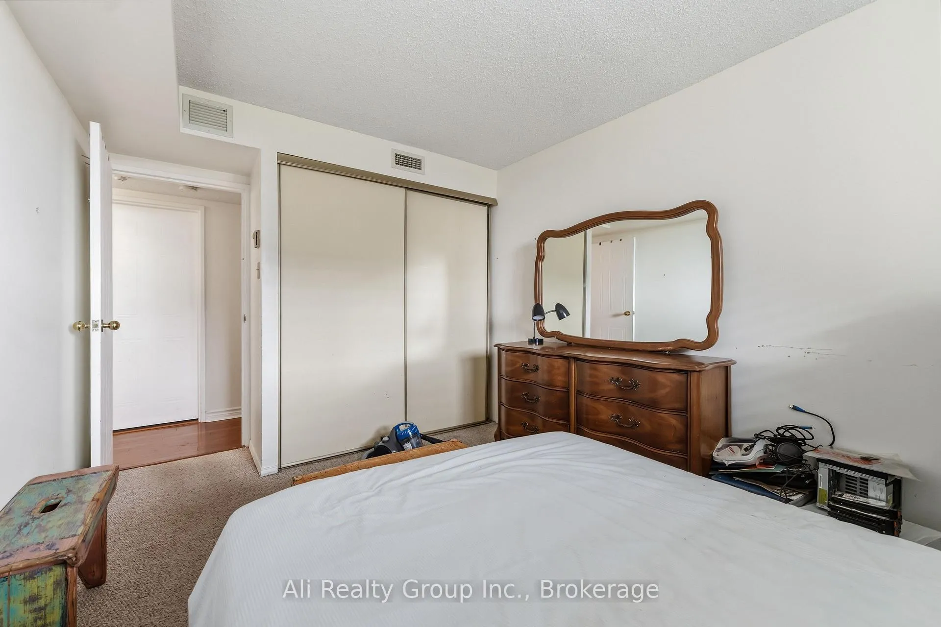 Photo 24 of Unit 610, 1705 Playfair Drive, Ottawa, Playfair Park — HOMEH