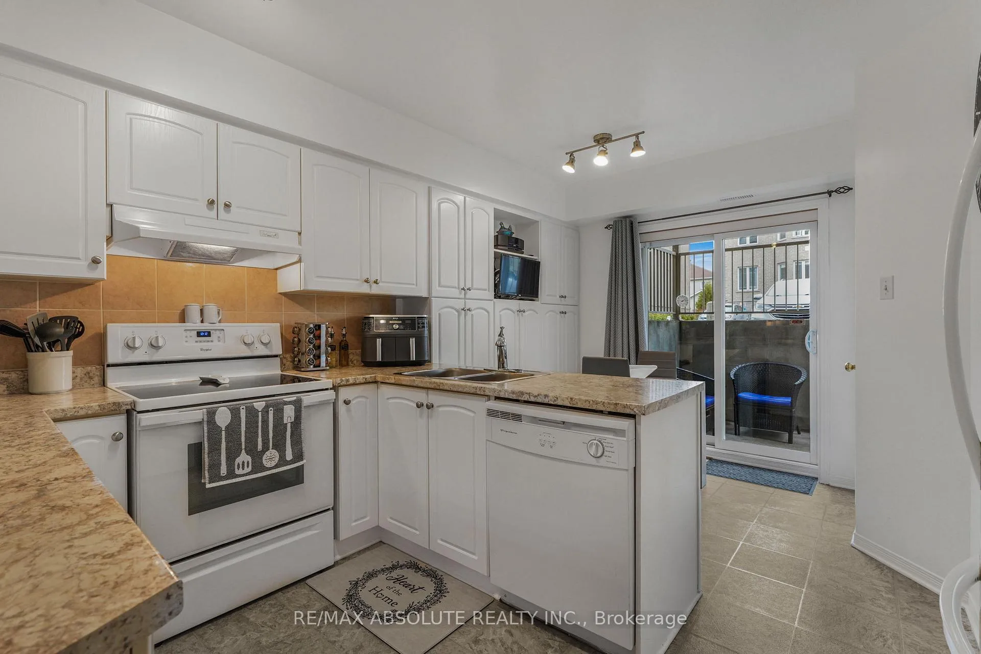 Photo 4 of Unit 2, 1967 Trim Road, Ottawa, Springridge/East Village — HOMEH
