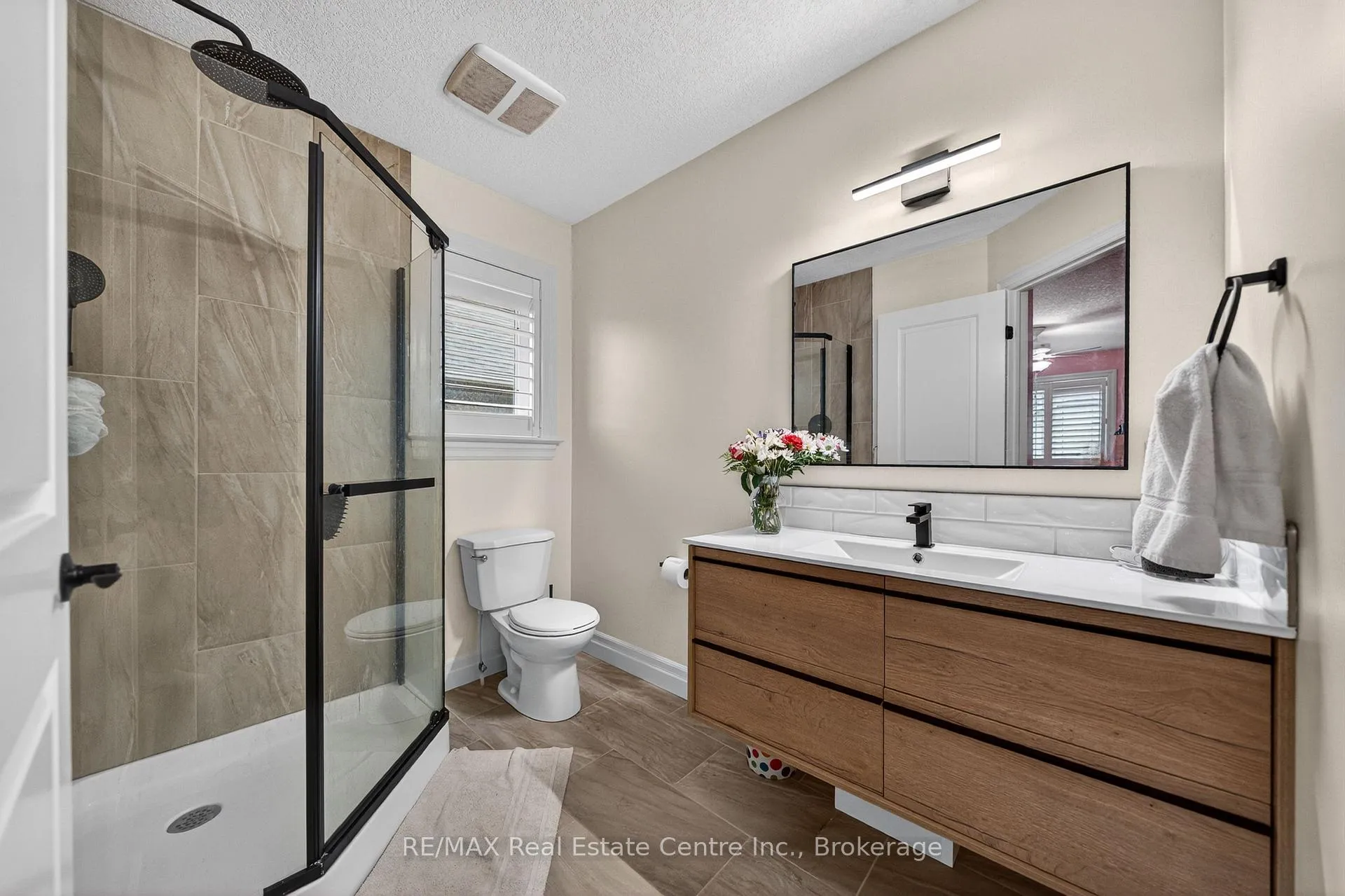 Photo 32 of 245 Joseph Schoerg Crescent, Kitchener, Pioneer Tower West — HOMEH