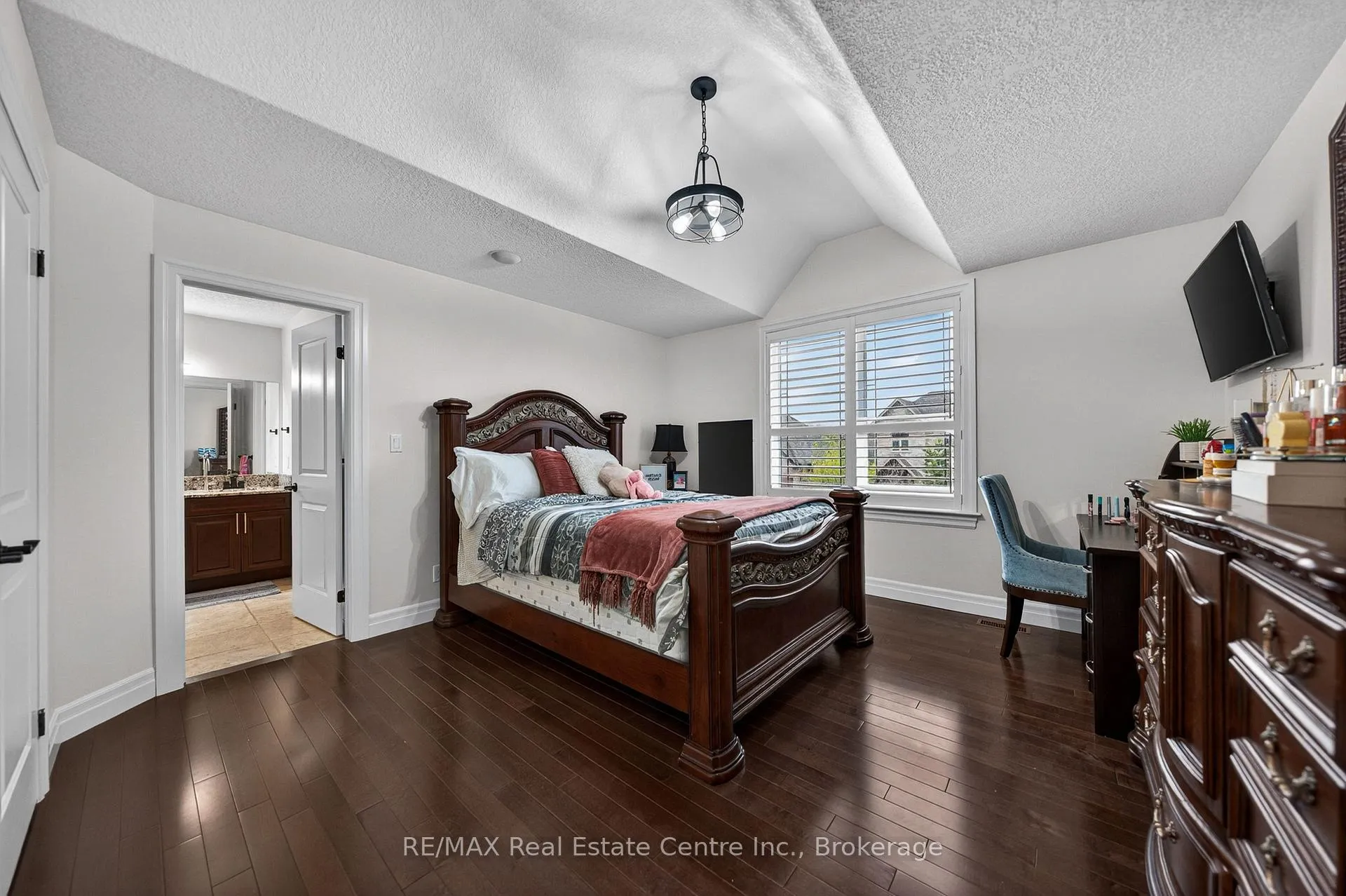 Photo 34 of 245 Joseph Schoerg Crescent, Kitchener, Pioneer Tower West — HOMEH