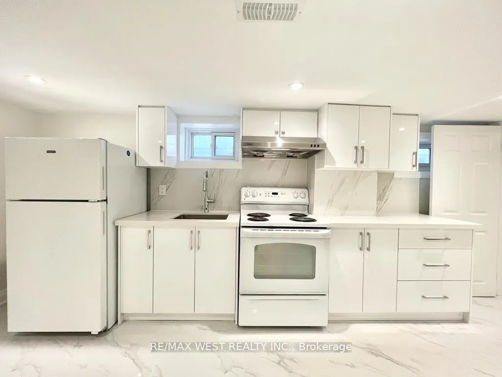 Photo 4 of Unit BSMT, 4 Sutherland Avenue, Toronto, Crescent Town — HOMEH