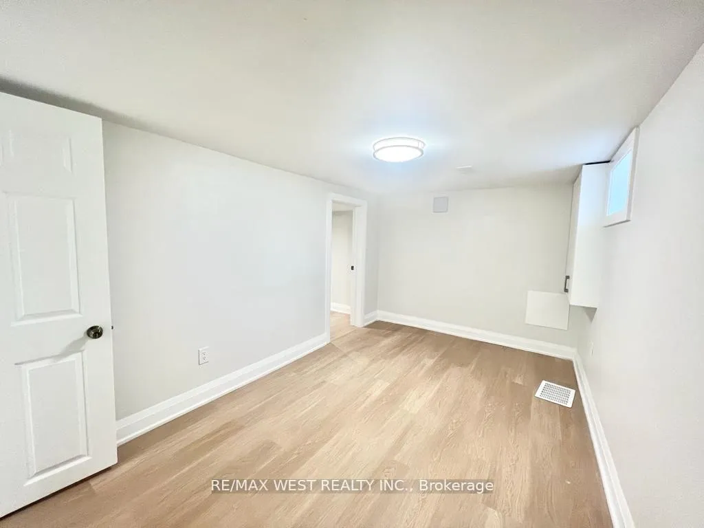 Photo 8 of Unit BSMT, 4 Sutherland Avenue, Toronto, Crescent Town — HOMEH