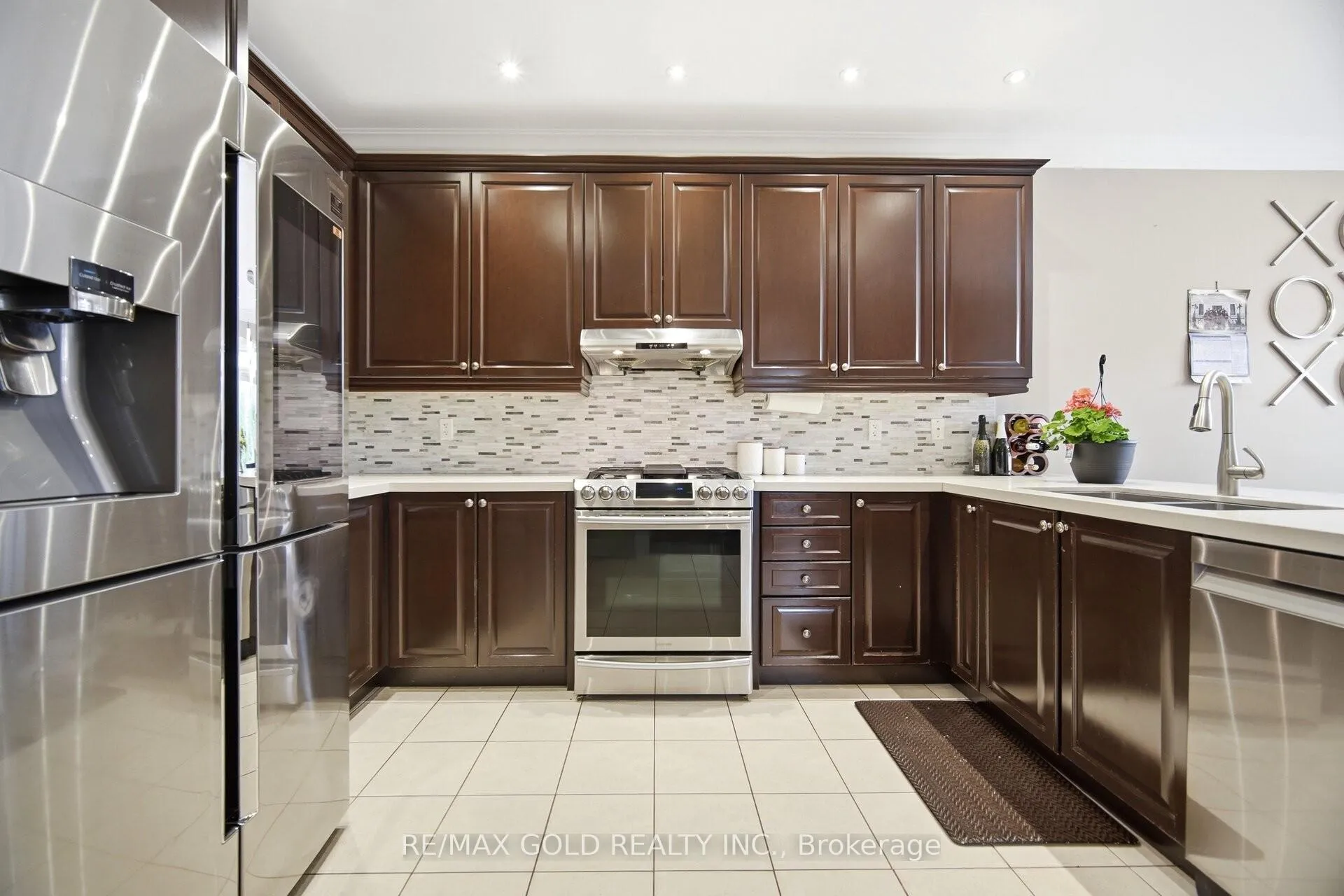 Photo 7 of 23 Mission Ridge Trail, Brampton, Bram East — HOMEH