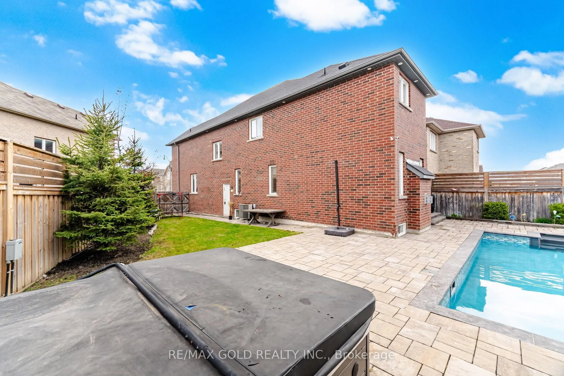 Photo 35 of 23 Mission Ridge Trail, Brampton, Bram East — HOMEH
