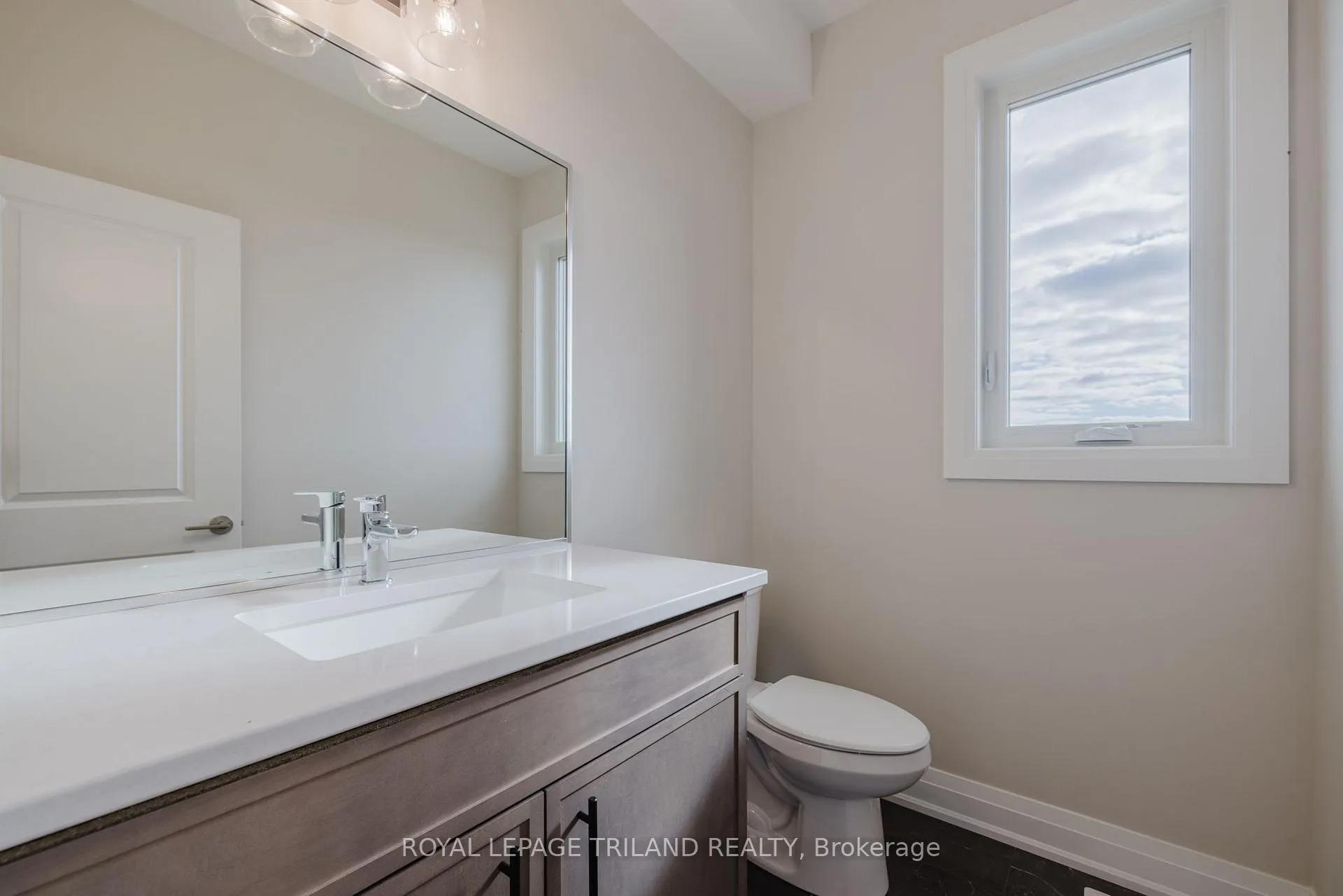 Photo 8 of 39 Allister Drive, Middlesex Centre, Kilworth — HOMEH