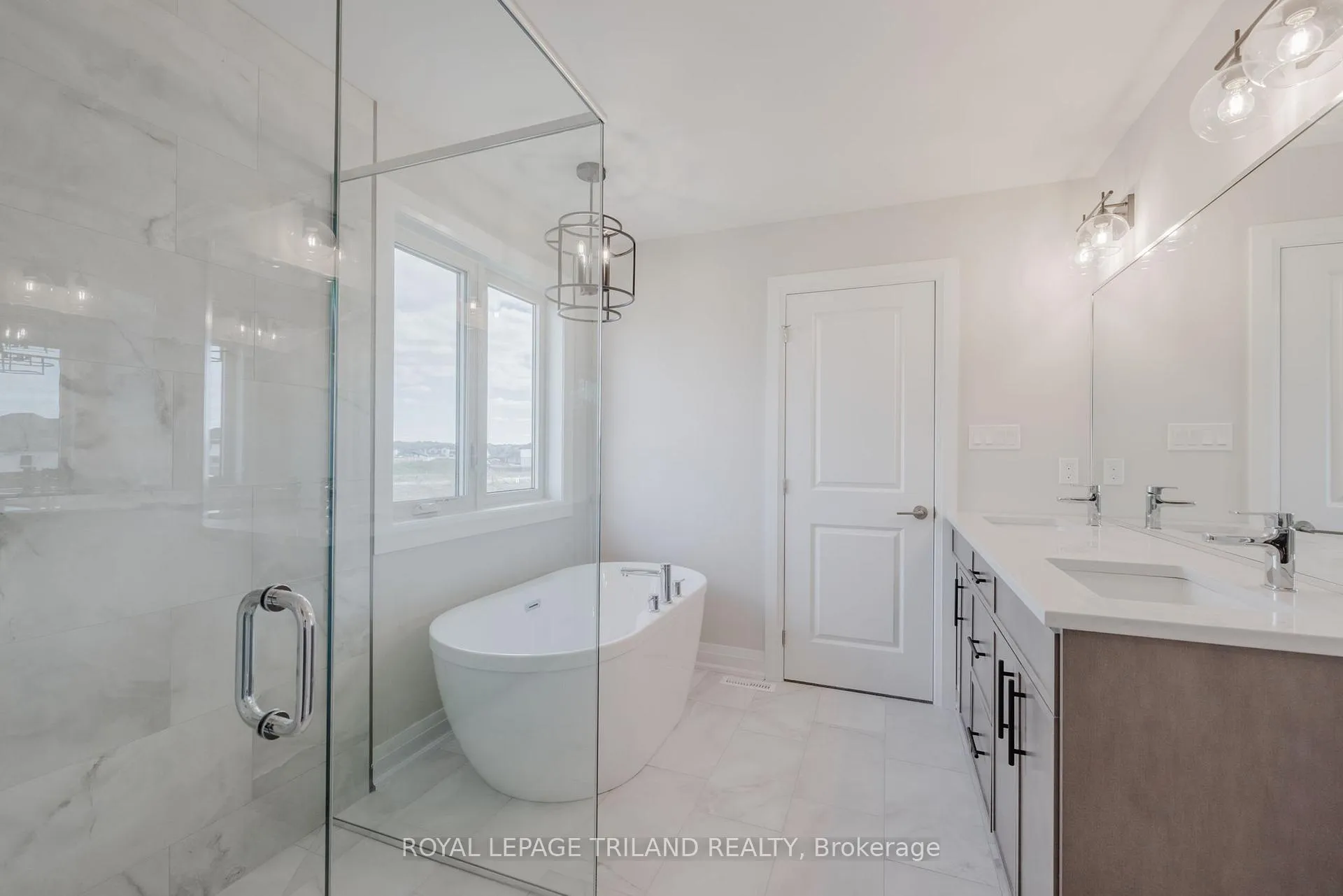 Photo 23 of 39 Allister Drive, Middlesex Centre, Kilworth — HOMEH