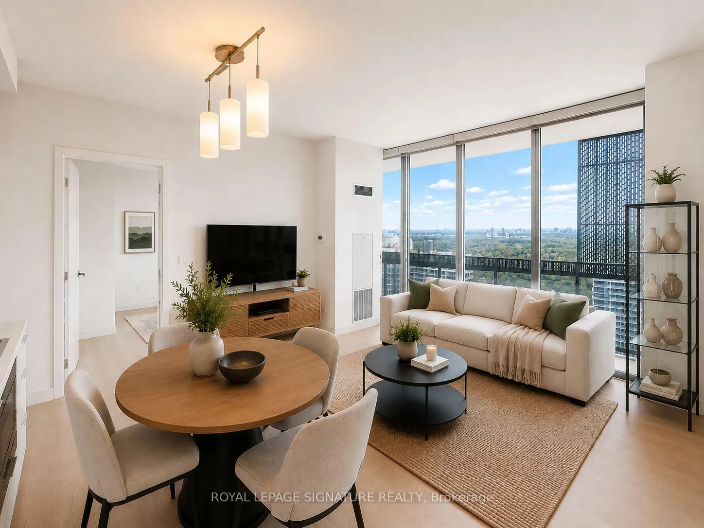 Photo 3 of Unit 3608, 8 Eglinton Avenue E, Toronto, Mount Pleasant West — HOMEH
