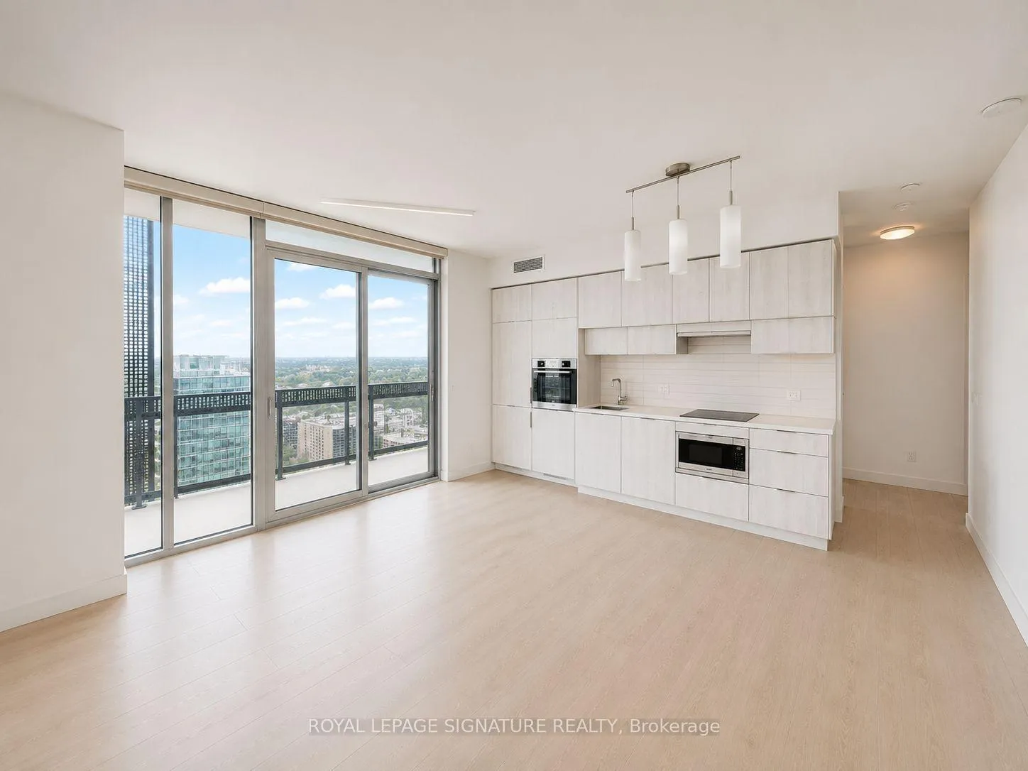 Photo 9 of Unit 3608, 8 Eglinton Avenue E, Toronto, Mount Pleasant West — HOMEH