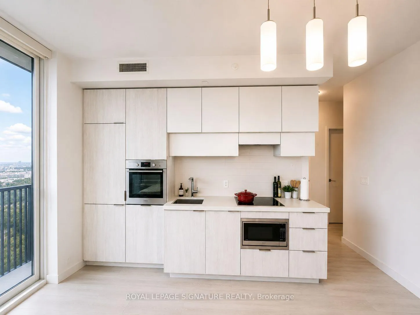 Photo 10 of Unit 3608, 8 Eglinton Avenue E, Toronto, Mount Pleasant West — HOMEH