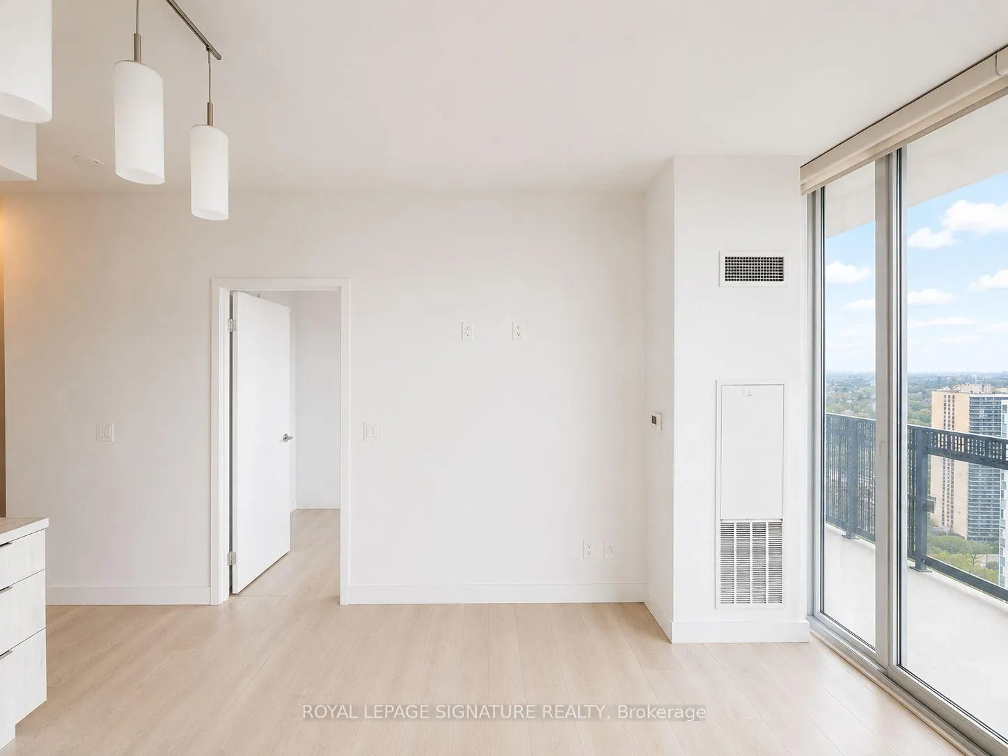 Photo 20 of Unit 3608, 8 Eglinton Avenue E, Toronto, Mount Pleasant West — HOMEH