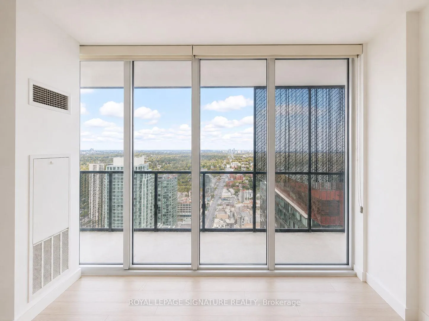 Photo 21 of Unit 3608, 8 Eglinton Avenue E, Toronto, Mount Pleasant West — HOMEH
