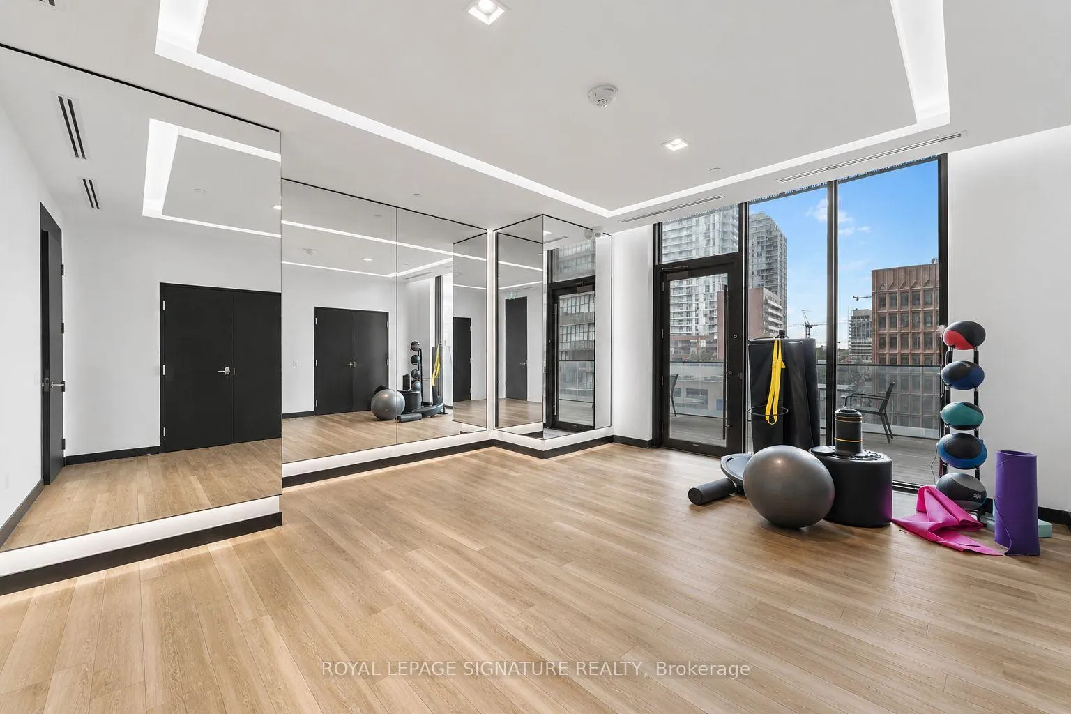 Photo 30 of Unit 3608, 8 Eglinton Avenue E, Toronto, Mount Pleasant West — HOMEH