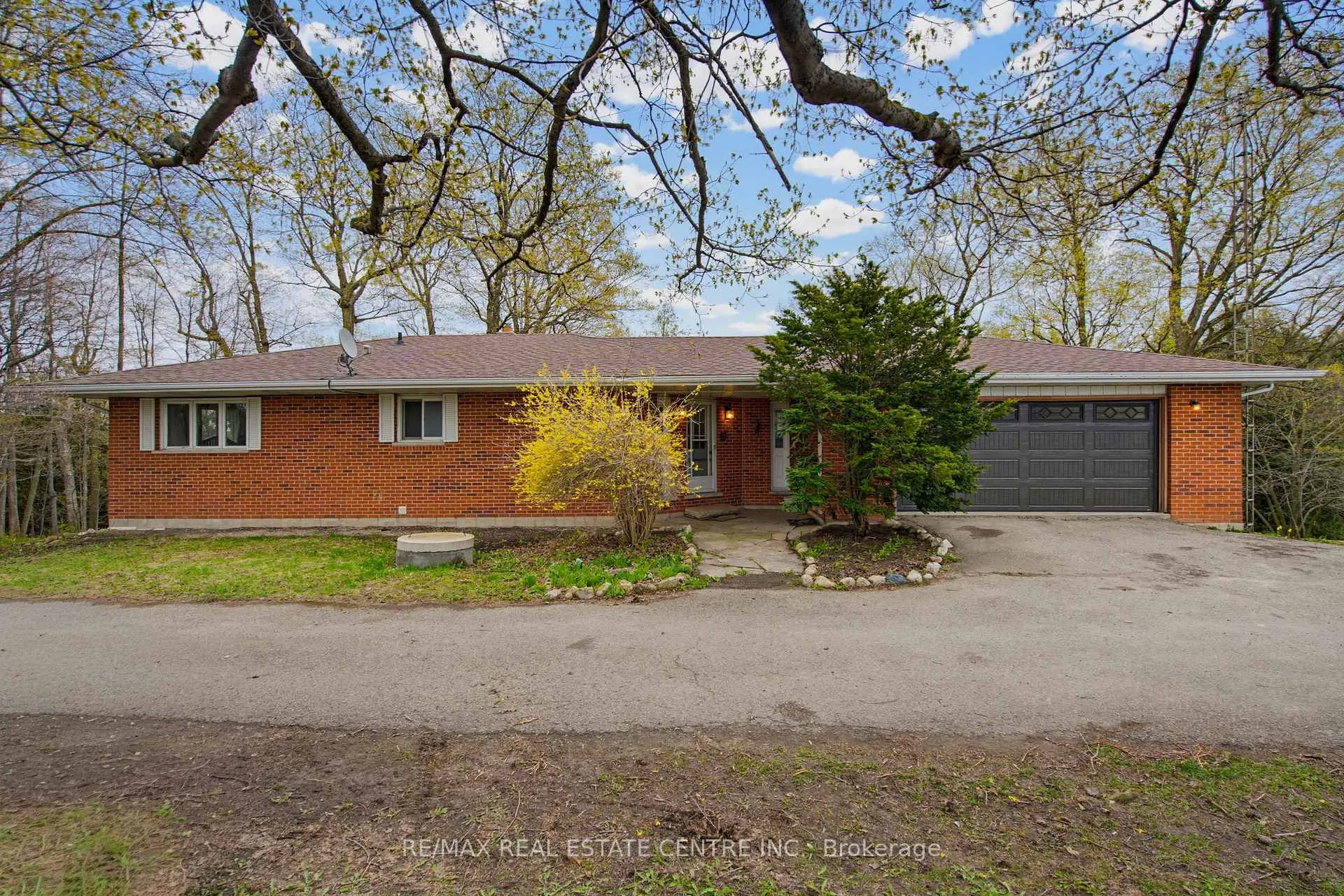 Front of 294052 8th Line