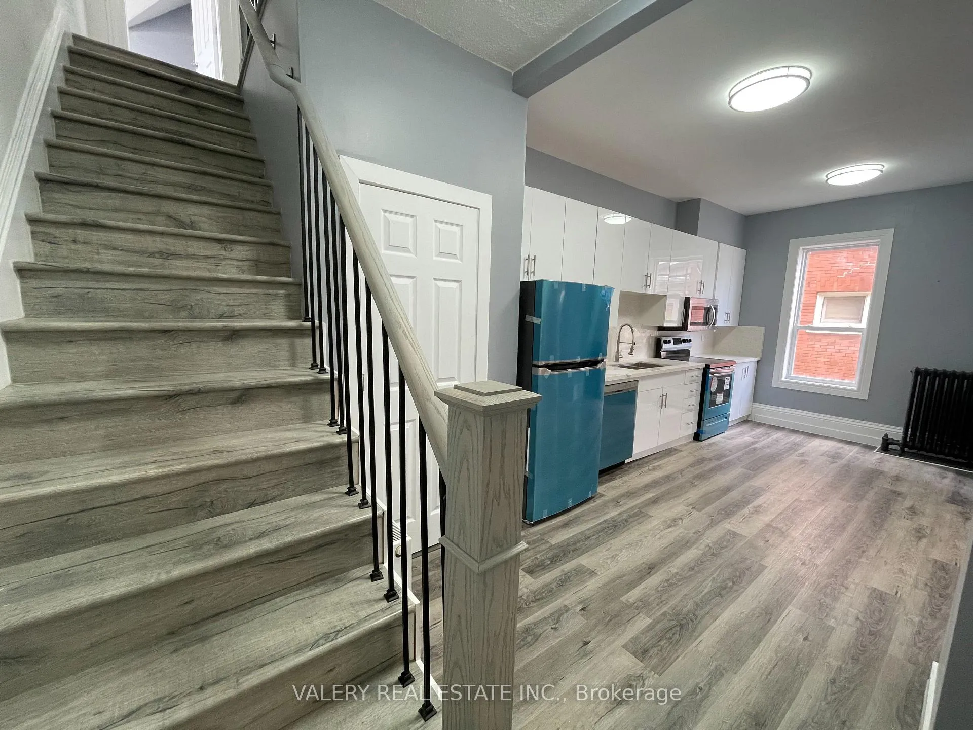 Photo 3 of Unit Main, 49 Madison Avenue N, Kitchener — HOMEH