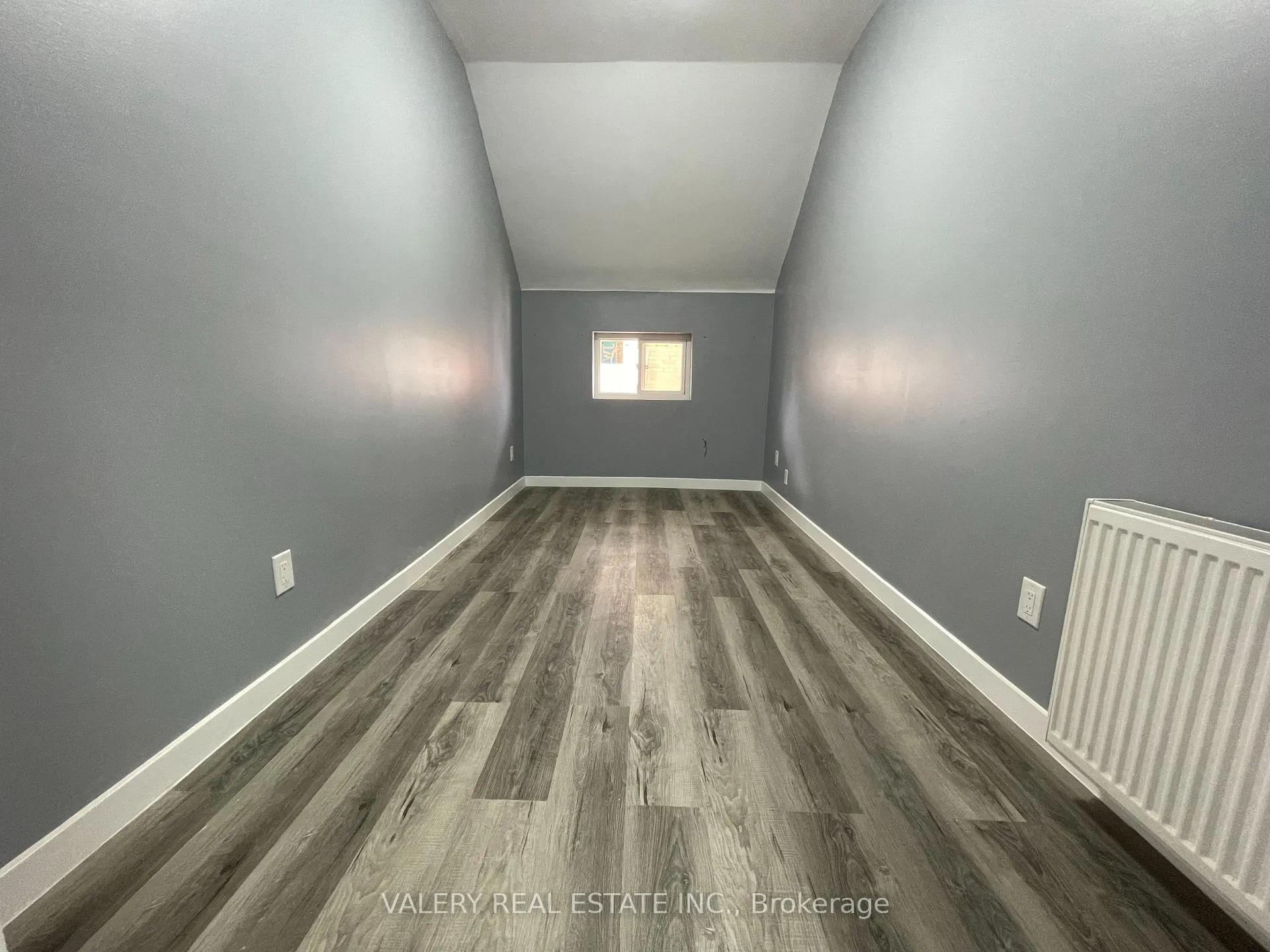 Photo 4 of Unit Main, 49 Madison Avenue N, Kitchener — HOMEH