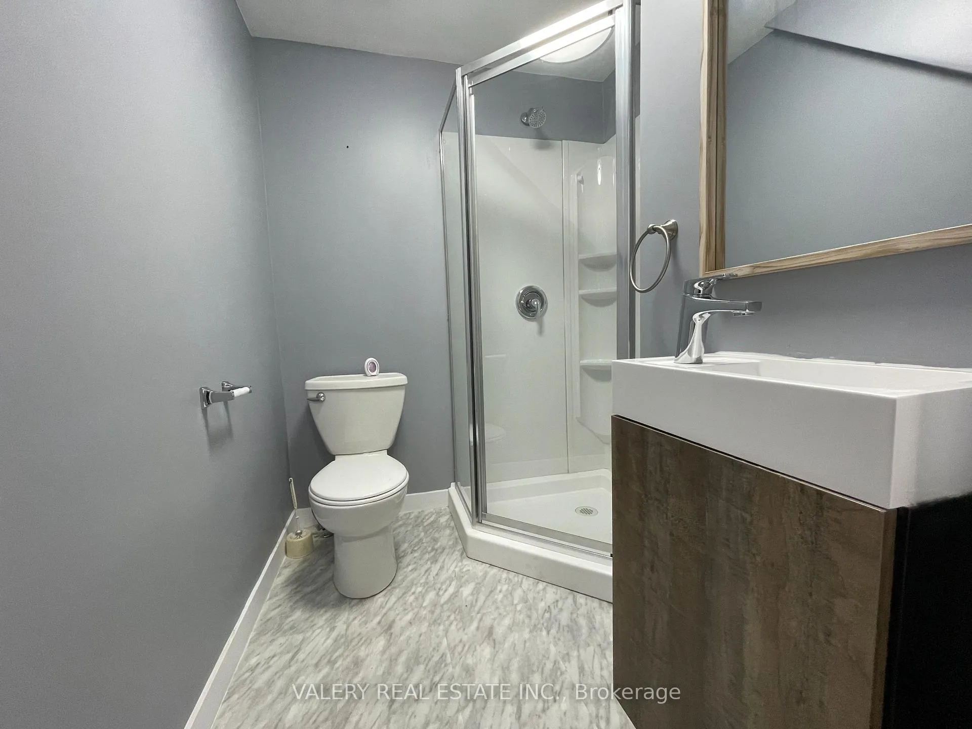Photo 11 of Unit Main, 49 Madison Avenue N, Kitchener — HOMEH