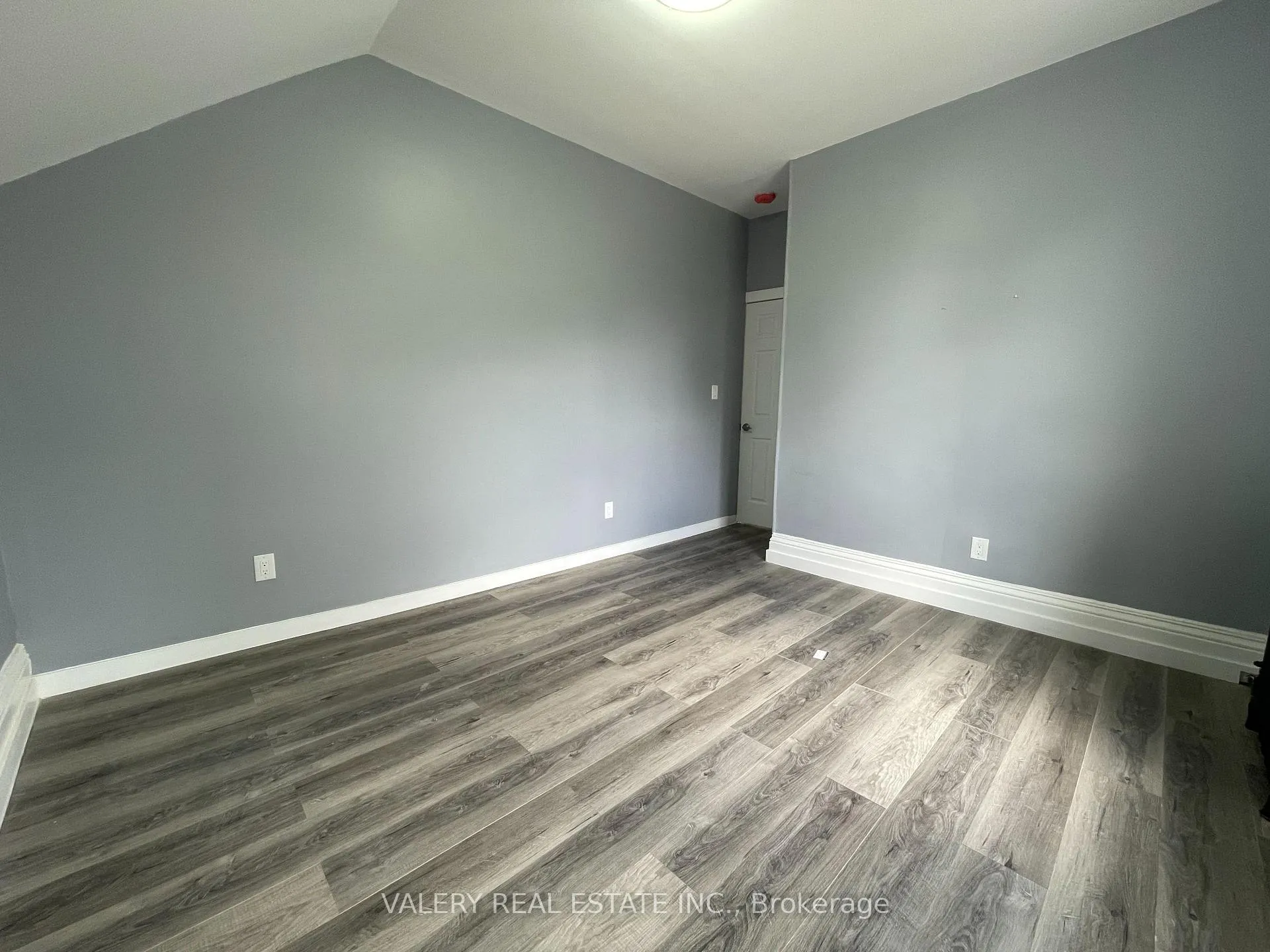 Photo 15 of Unit Main, 49 Madison Avenue N, Kitchener — HOMEH