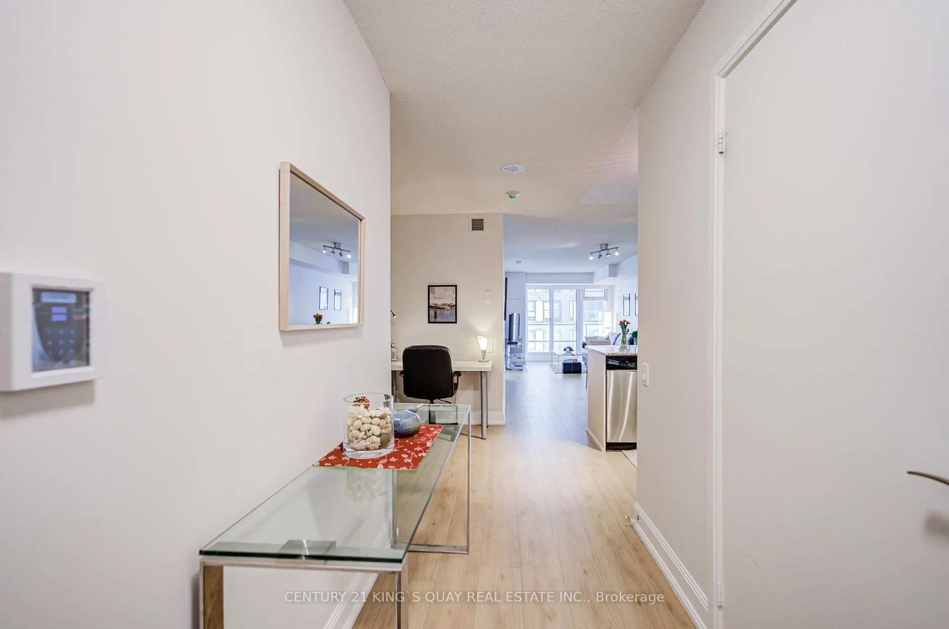 Photo 7 of Unit 2403, 2181 Yonge Street, Toronto, Mount Pleasant West — HOMEH