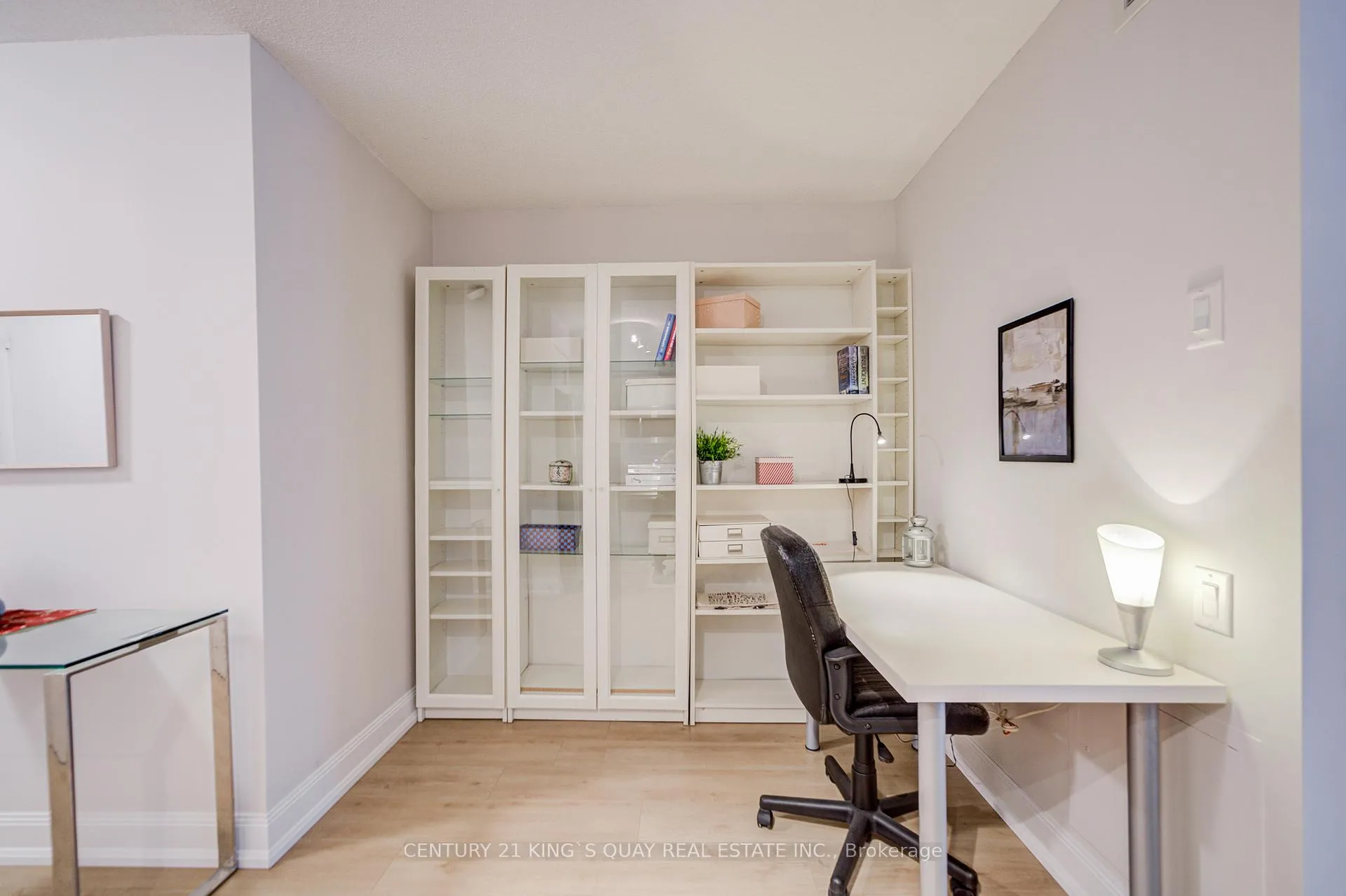Photo 8 of Unit 2403, 2181 Yonge Street, Toronto, Mount Pleasant West — HOMEH