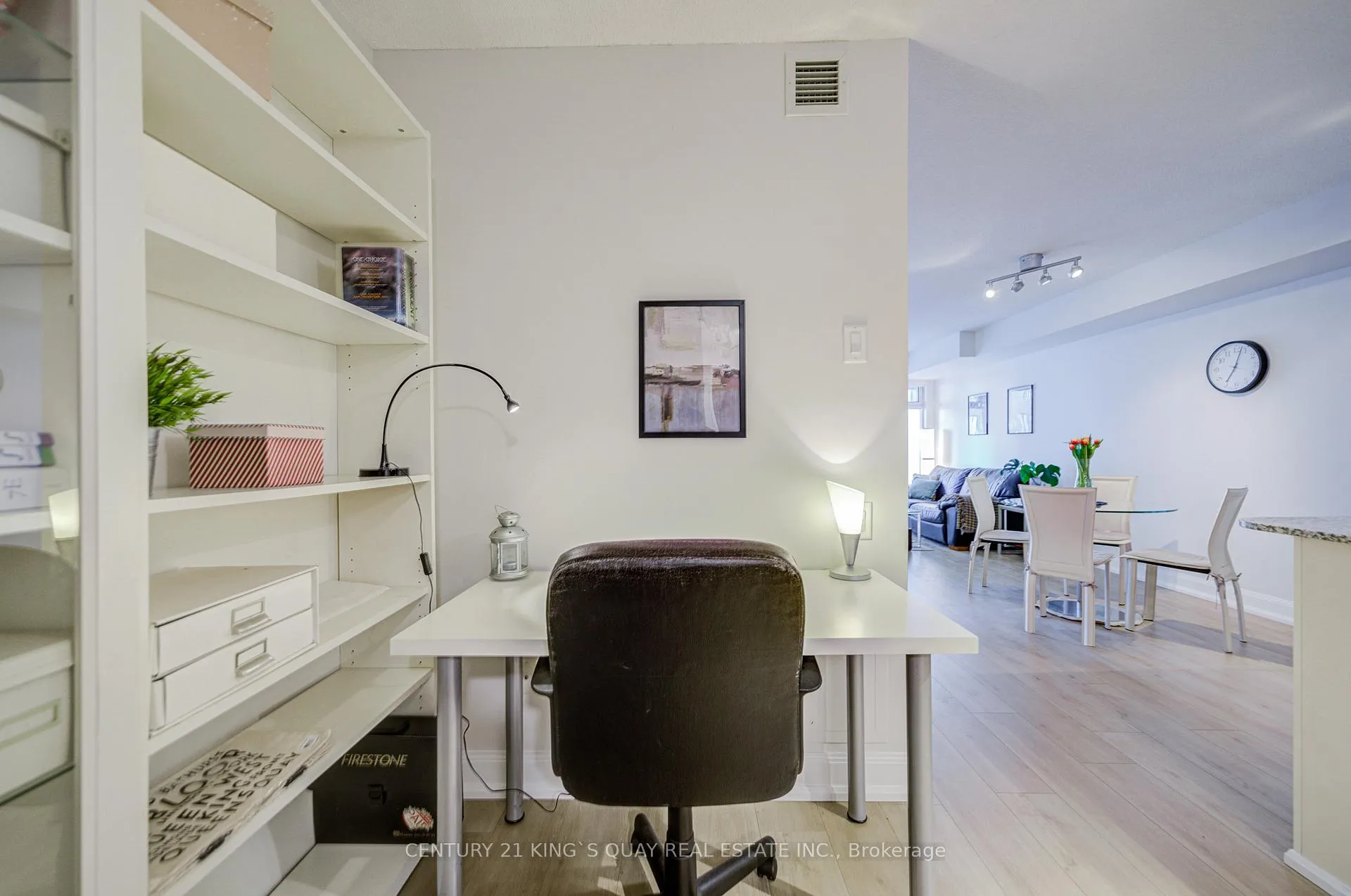 Photo 9 of Unit 2403, 2181 Yonge Street, Toronto, Mount Pleasant West — HOMEH