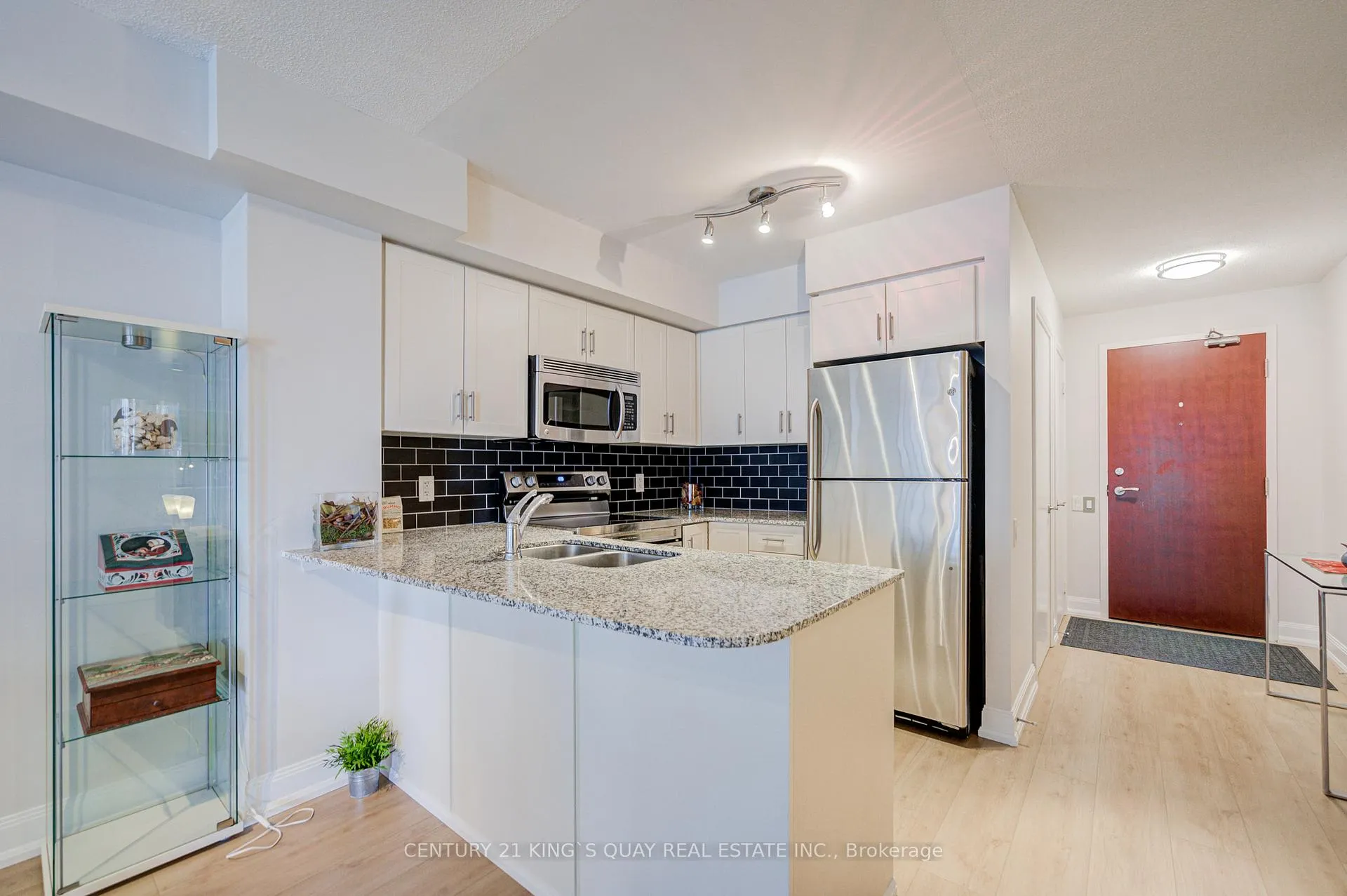 Photo 10 of Unit 2403, 2181 Yonge Street, Toronto, Mount Pleasant West — HOMEH