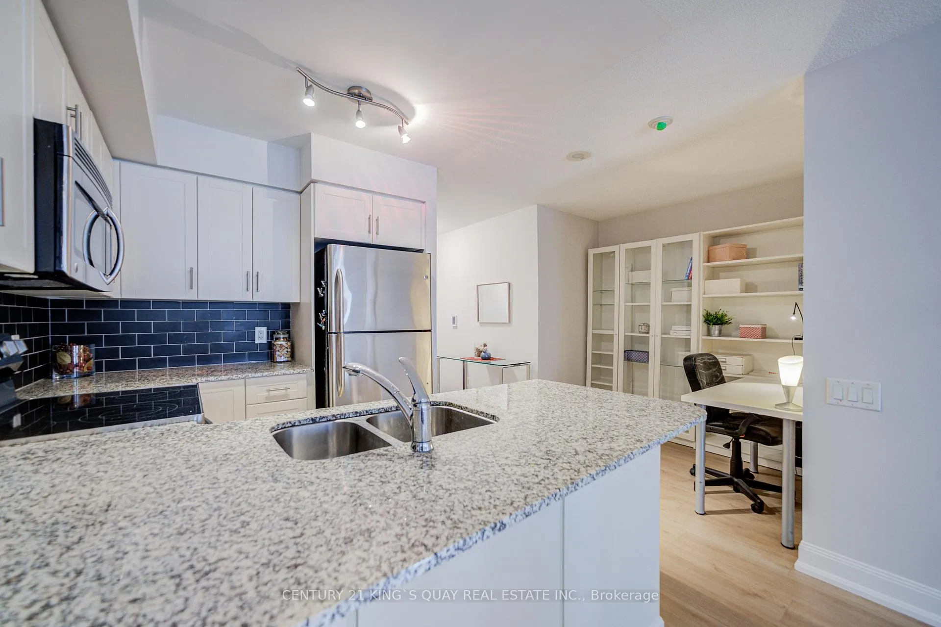 Photo 12 of Unit 2403, 2181 Yonge Street, Toronto, Mount Pleasant West — HOMEH