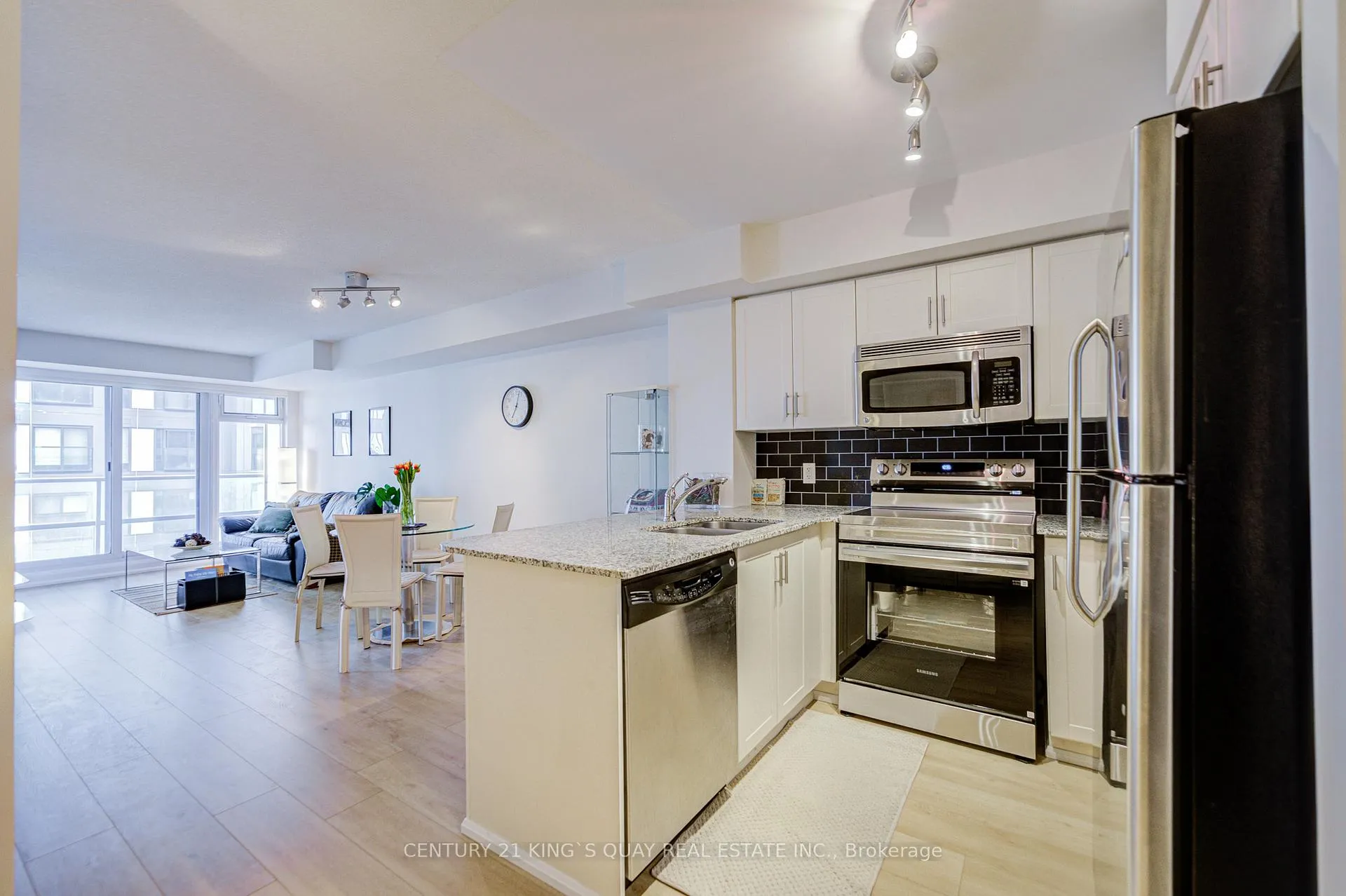 Photo 13 of Unit 2403, 2181 Yonge Street, Toronto, Mount Pleasant West — HOMEH