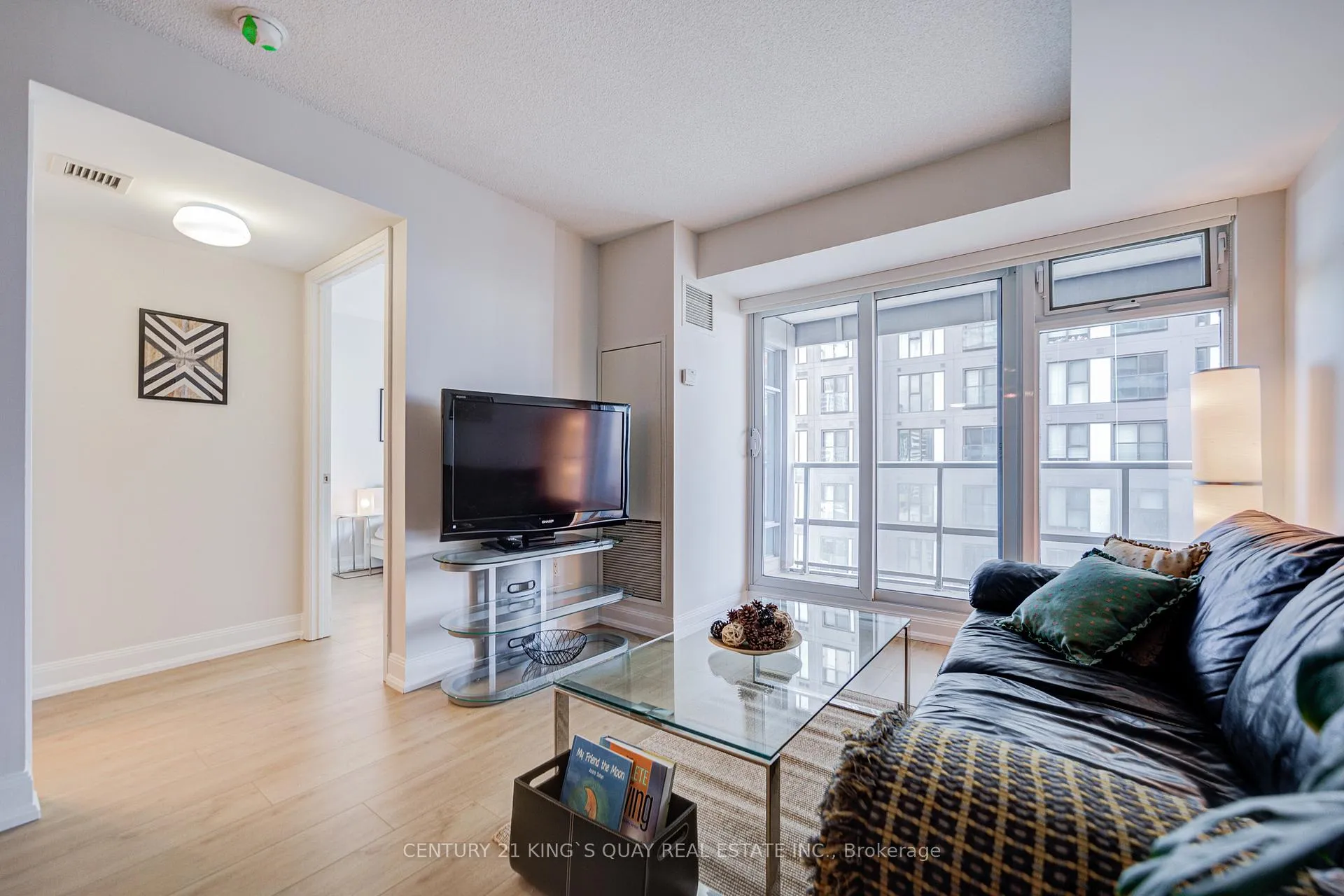 Photo 15 of Unit 2403, 2181 Yonge Street, Toronto, Mount Pleasant West — HOMEH