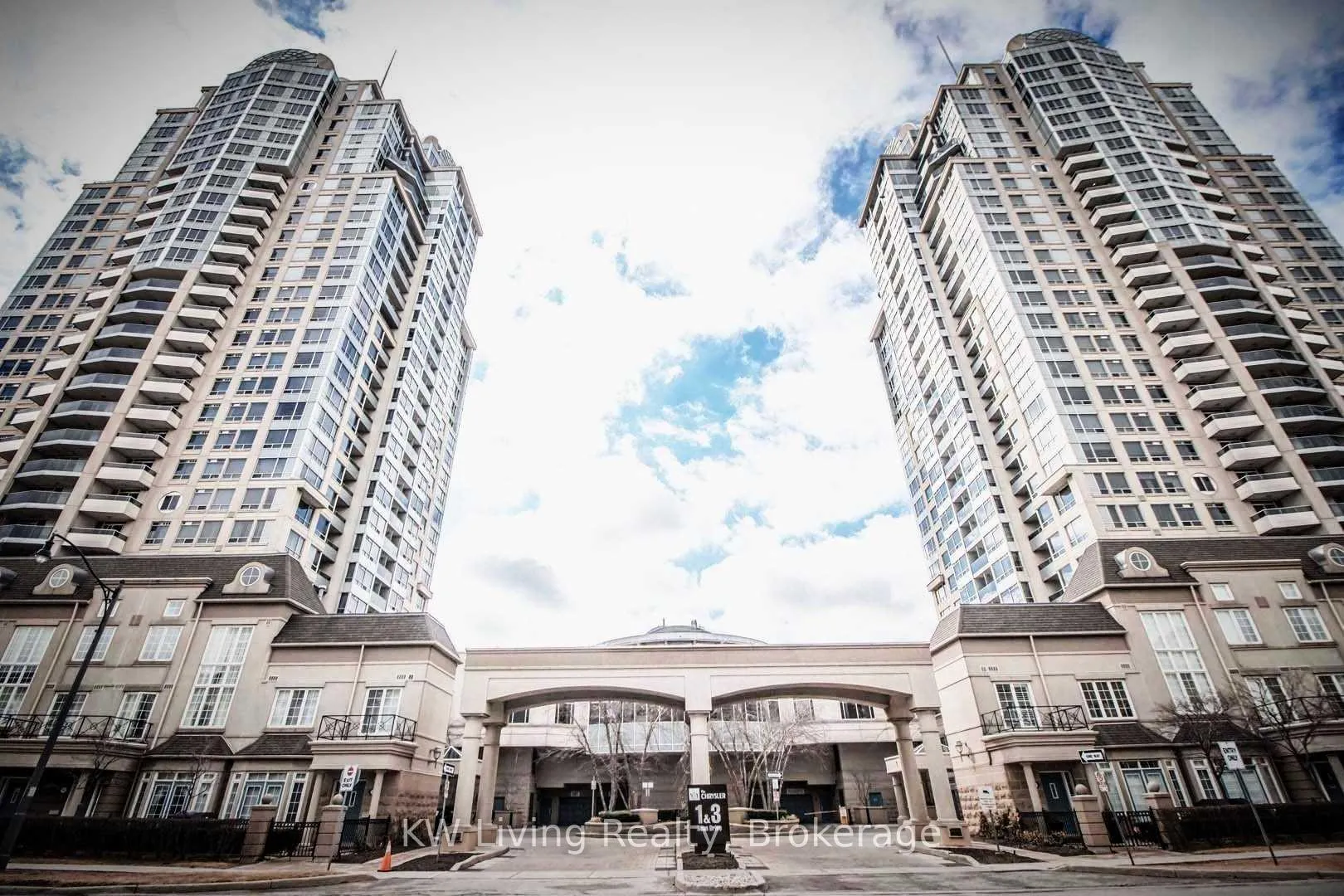 Front of Unit 2005, 3 Rean Drive