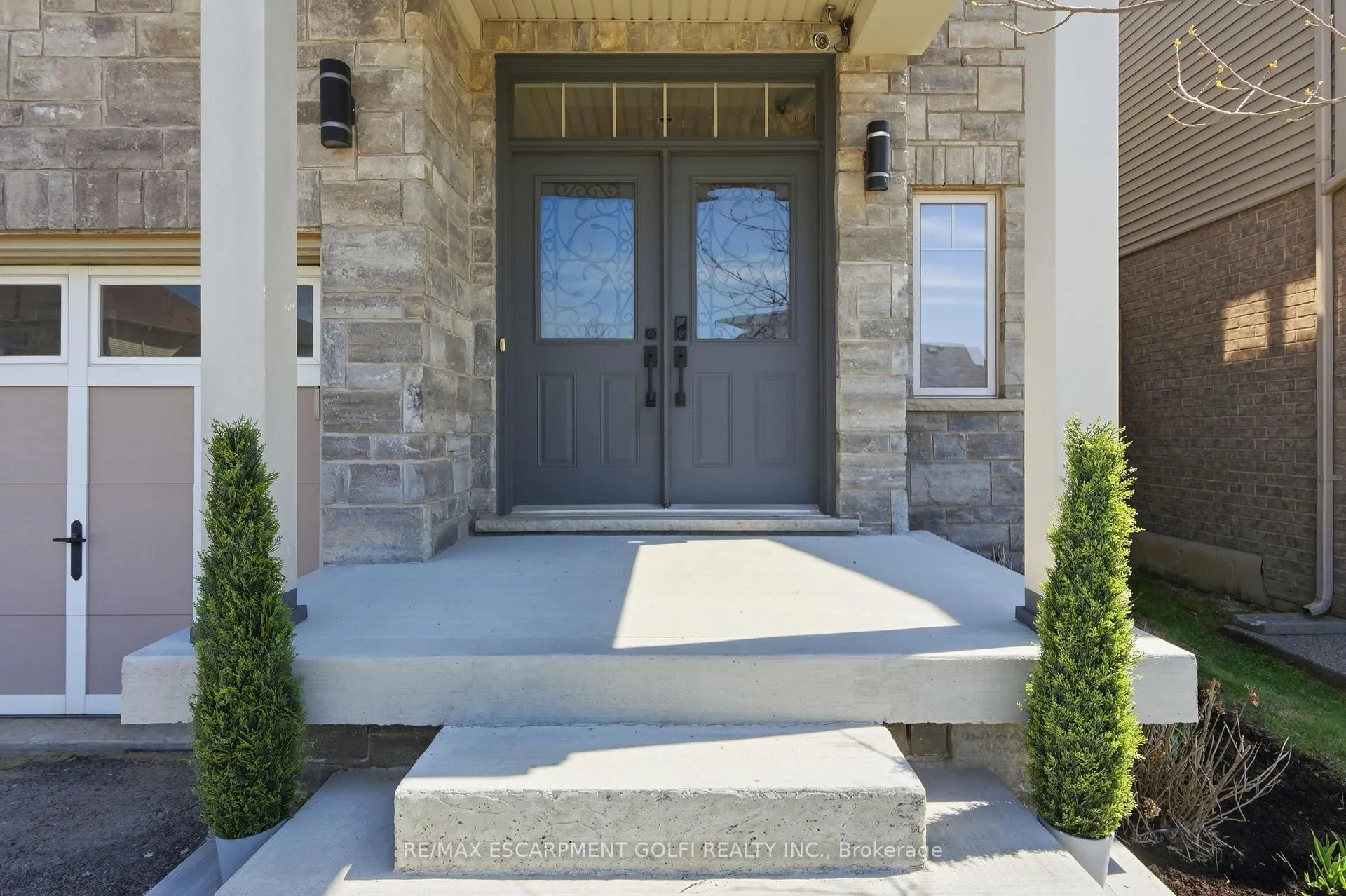 Photo 3 of 36 Pavilion Drive, Hamilton, Binbrook — HOMEH