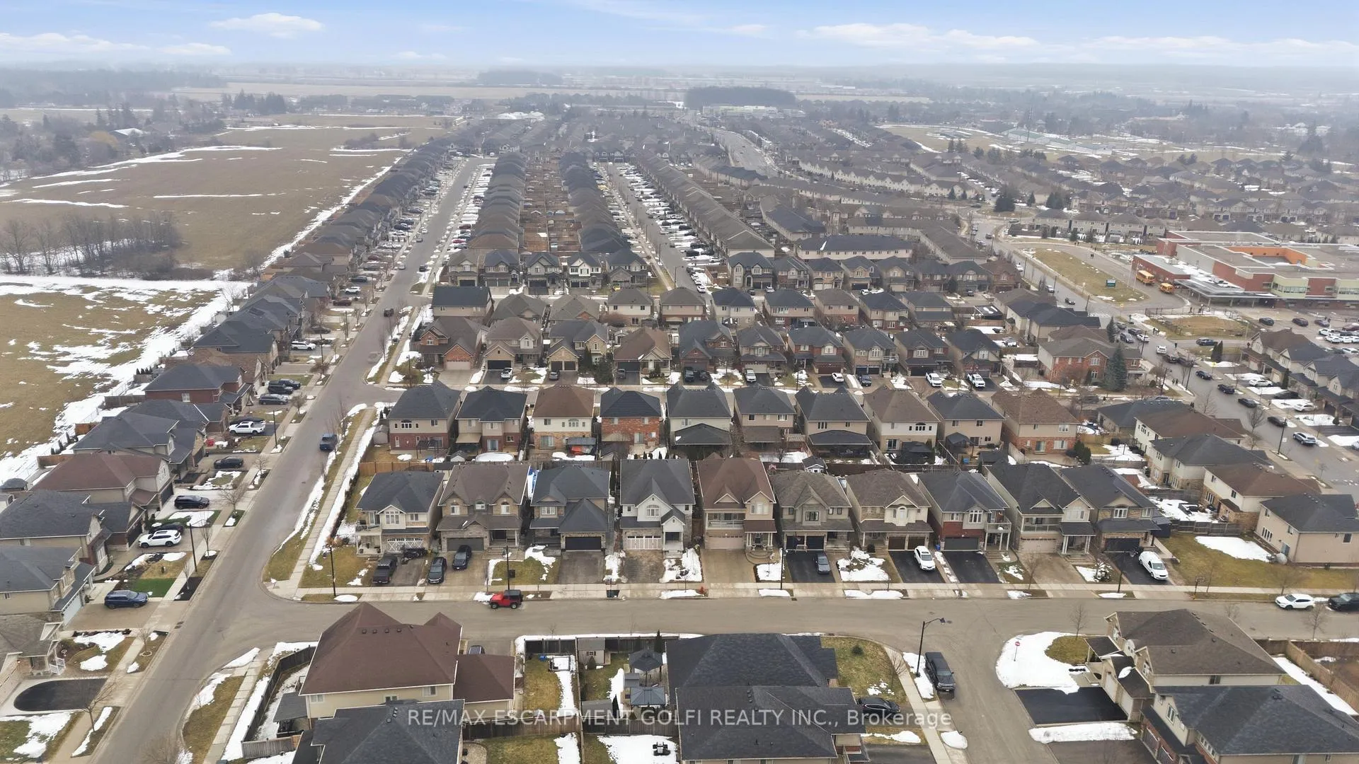 Photo 28 of 36 Pavilion Drive, Hamilton, Binbrook — HOMEH