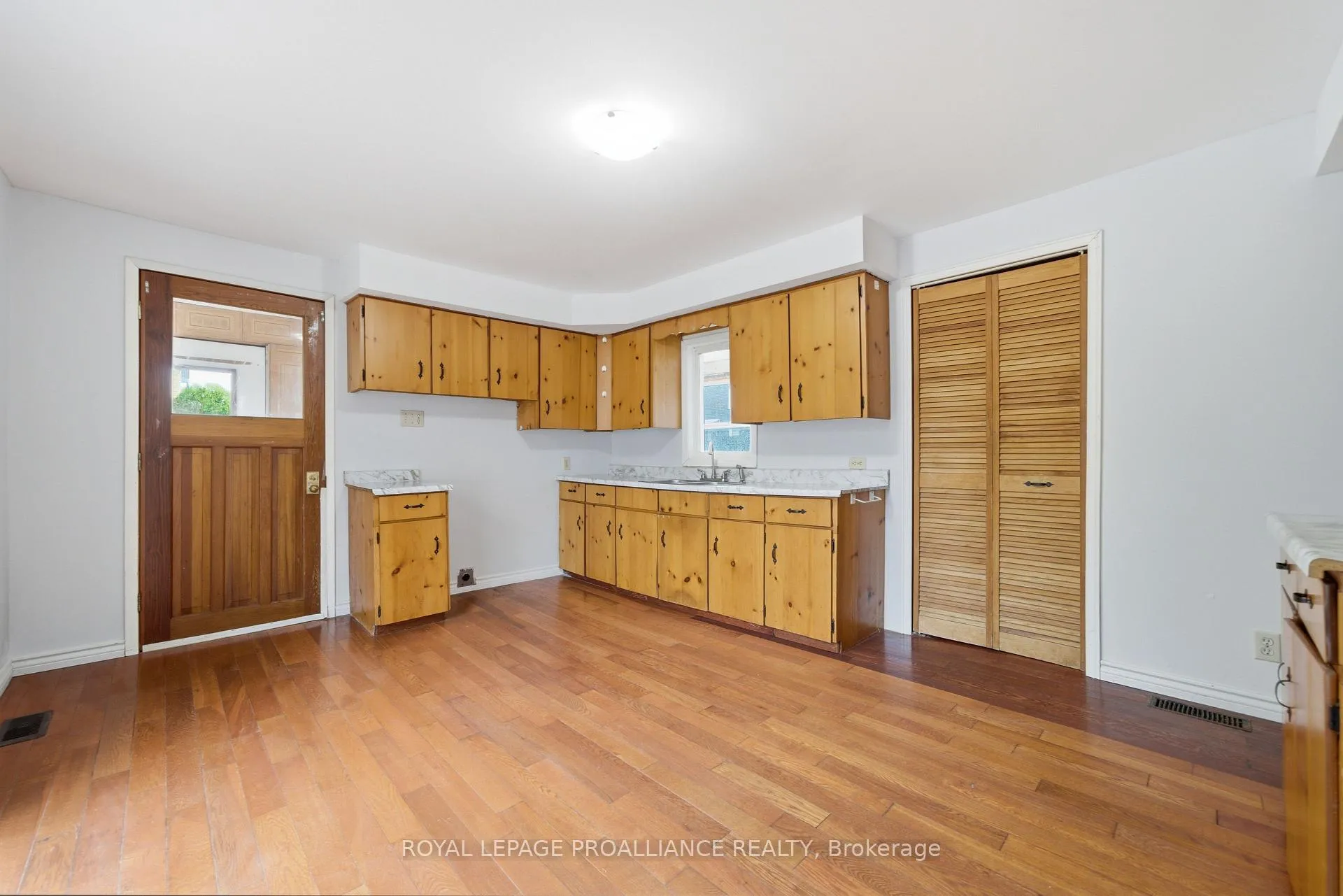 Photo 13 of 58 John Street, Quinte West, Trenton Ward — HOMEH