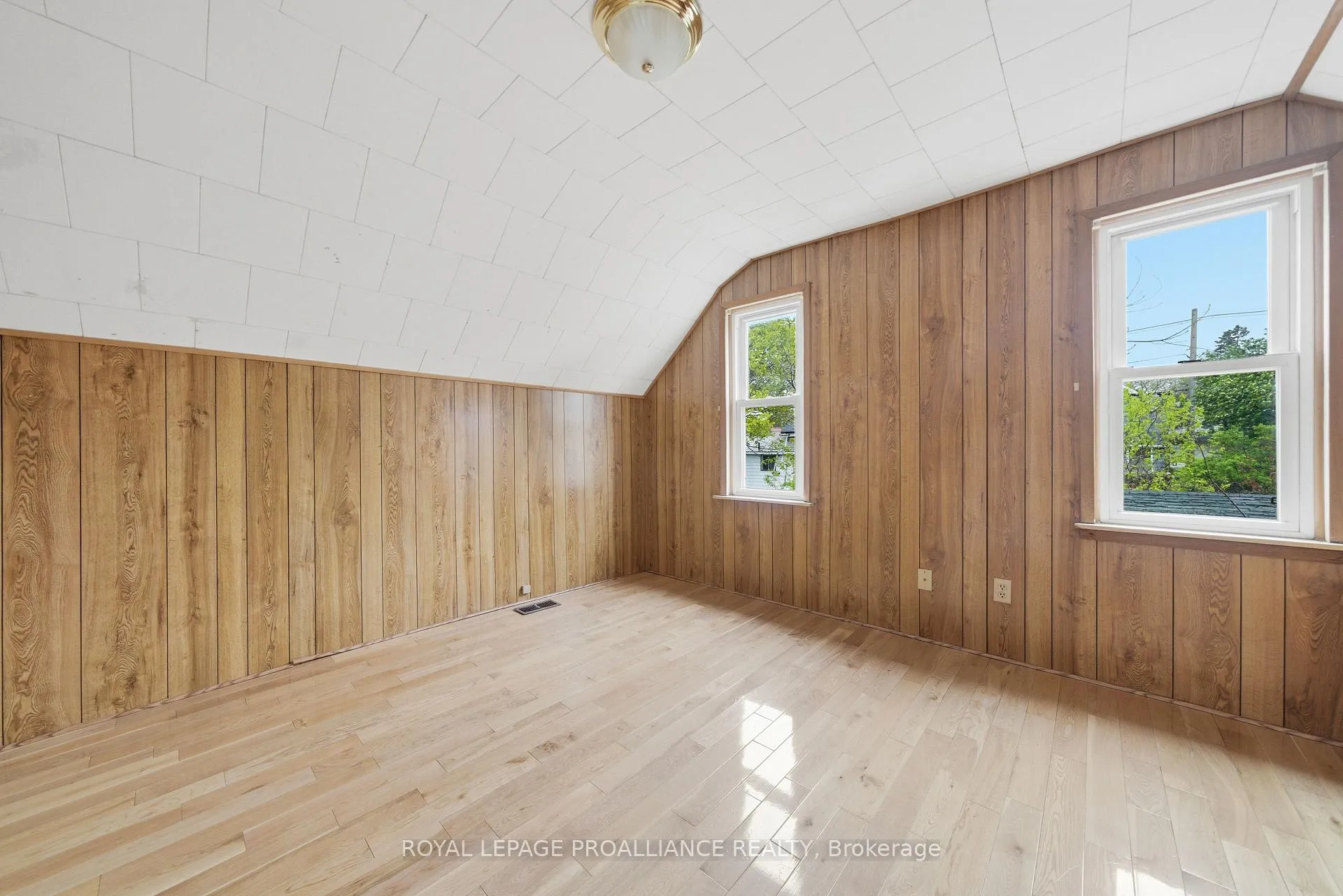 Photo 21 of 58 John Street, Quinte West, Trenton Ward — HOMEH