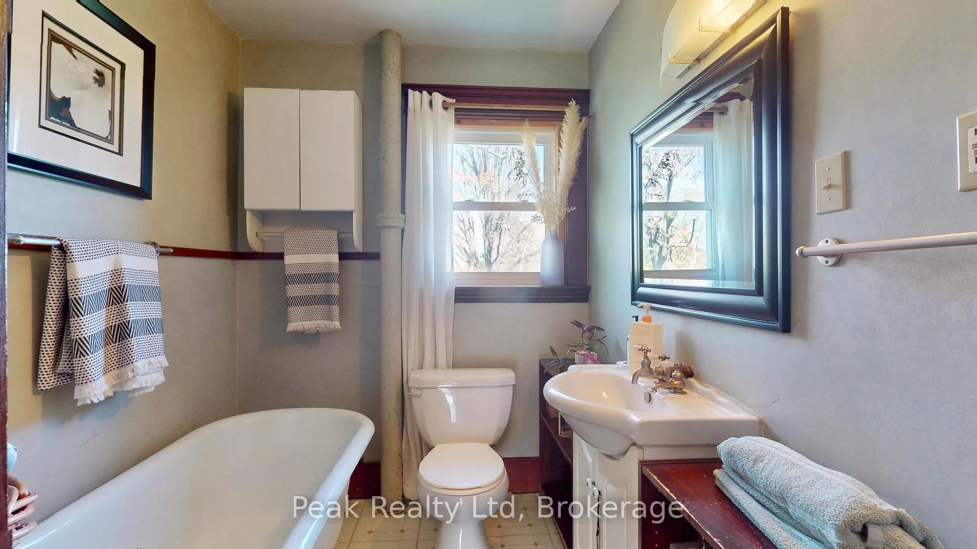 Photo 17 of 236 Huron Road, Perth South, Sebringville — HOMEH