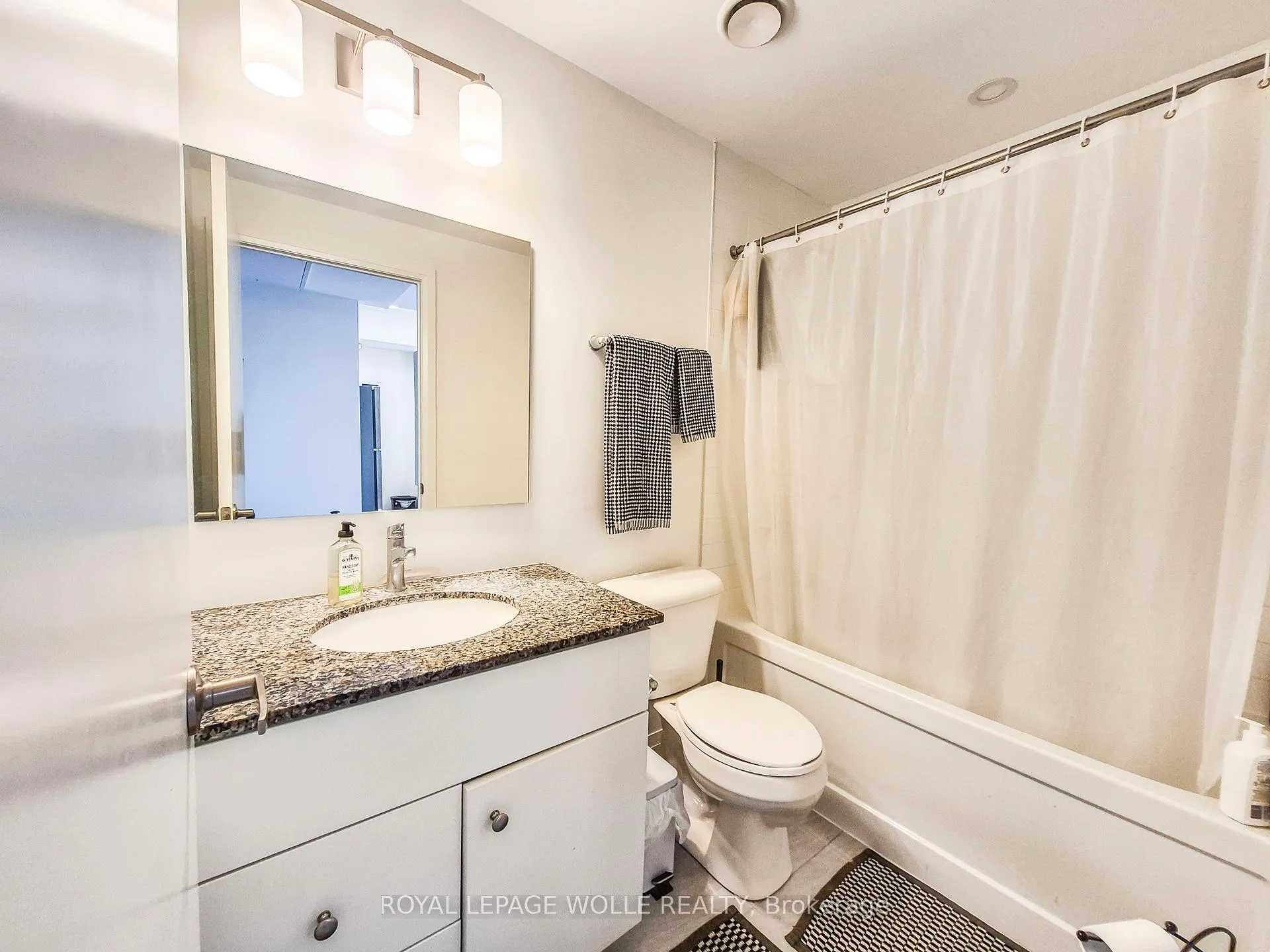 Photo 10 of Unit 2107, 108 Garment Street, Kitchener, City Commercial Core — HOMEH