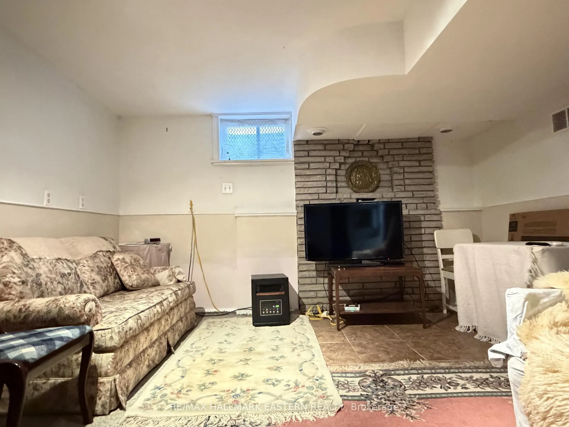 Photo 9 of 276 Greenlawn Avenue, Peterborough, Northcrest Ward 5 — HOMEH