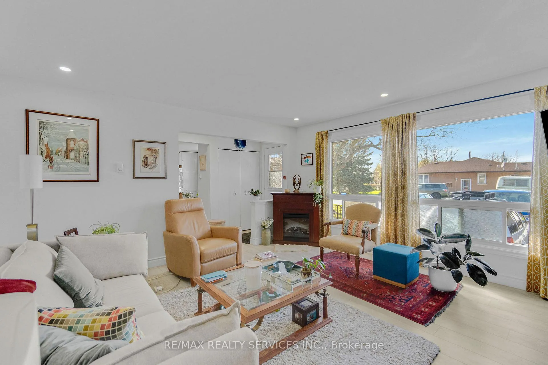 Photo 9 of Unit 2, 402 Elizabeth Street, Grimsby, Grimsby Beach — HOMEH