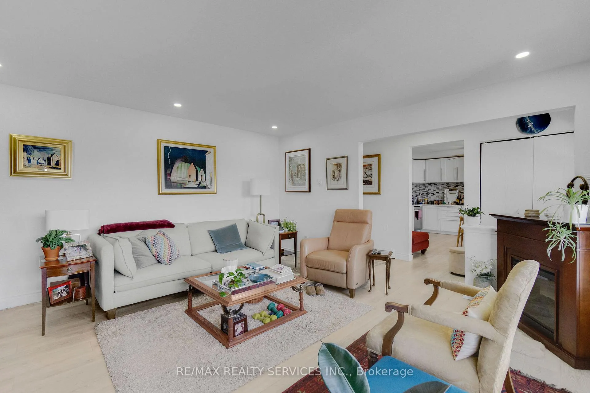 Photo 10 of Unit 2, 402 Elizabeth Street, Grimsby, Grimsby Beach — HOMEH