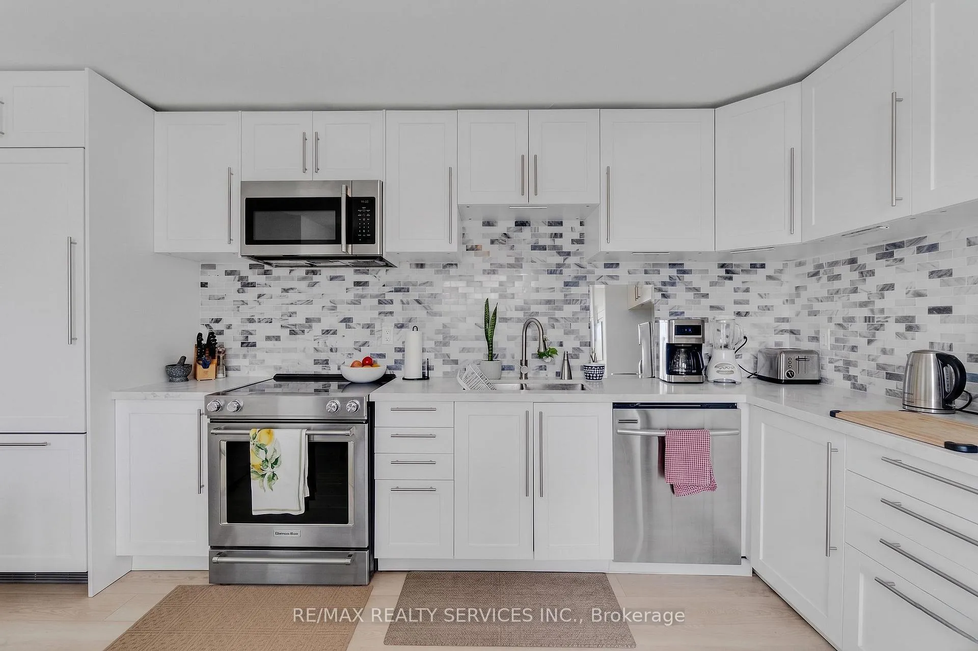 Photo 14 of Unit 2, 402 Elizabeth Street, Grimsby, Grimsby Beach — HOMEH