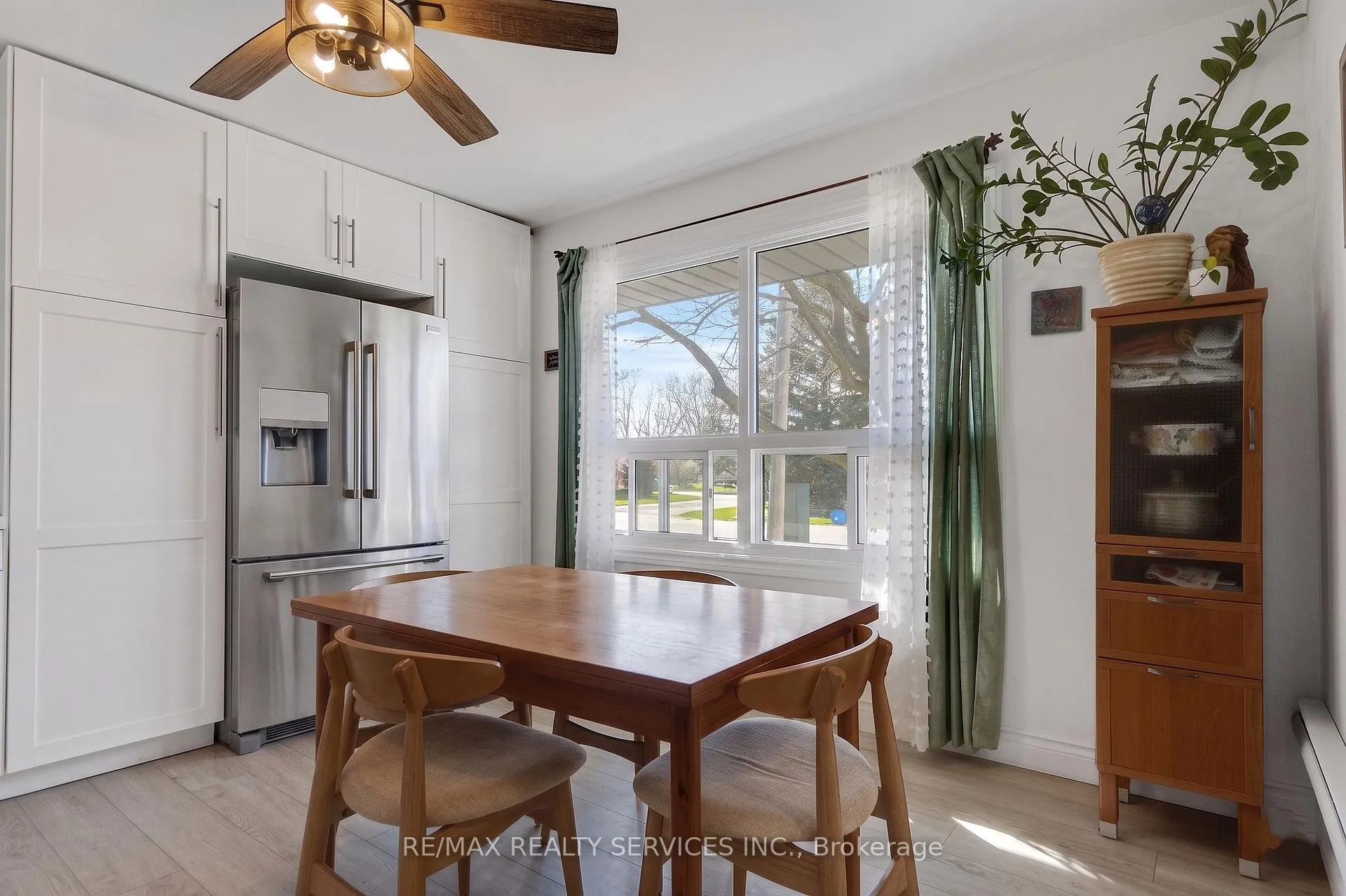 Photo 16 of Unit 2, 402 Elizabeth Street, Grimsby, Grimsby Beach — HOMEH