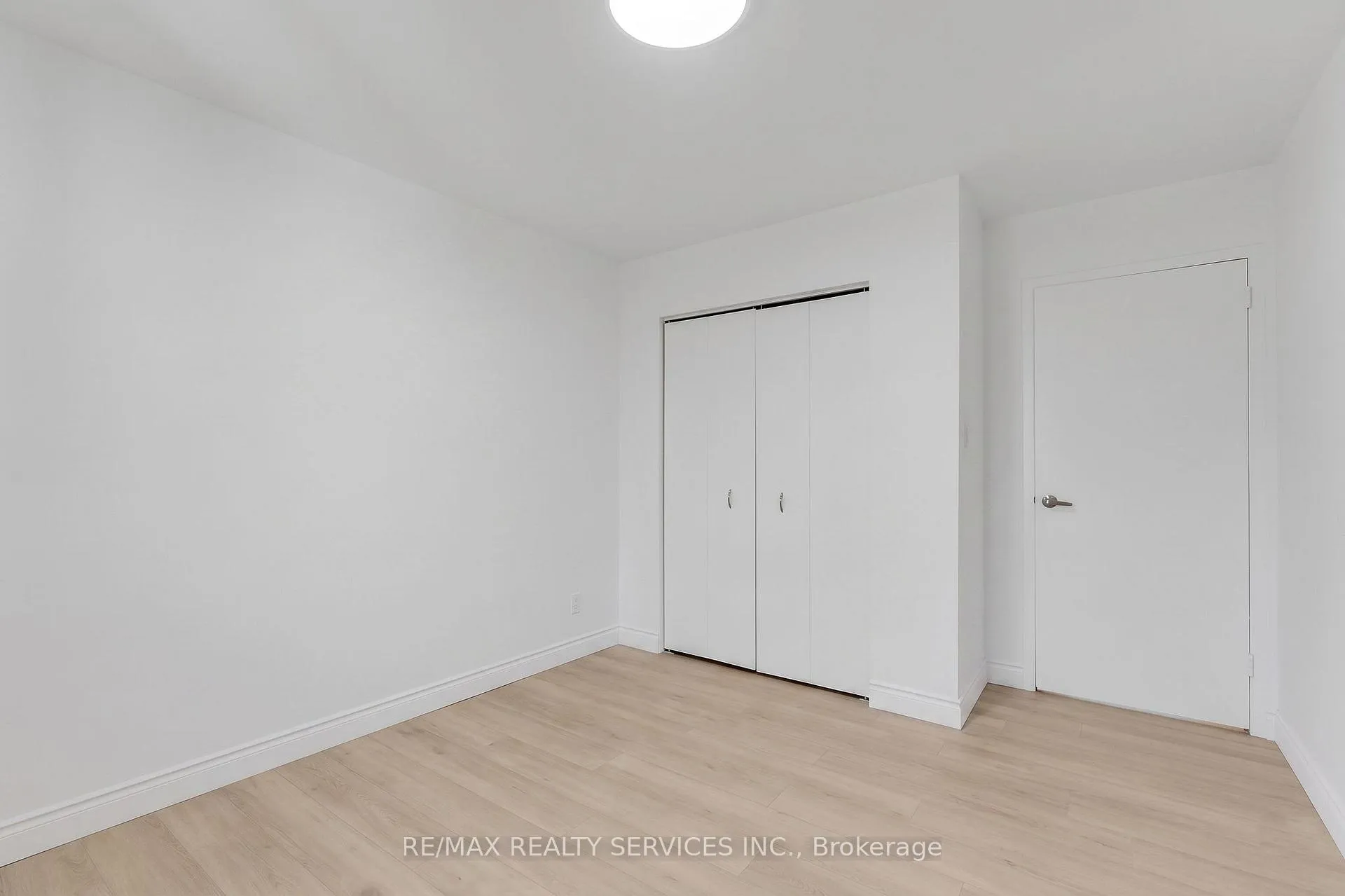 Photo 22 of Unit 2, 402 Elizabeth Street, Grimsby, Grimsby Beach — HOMEH