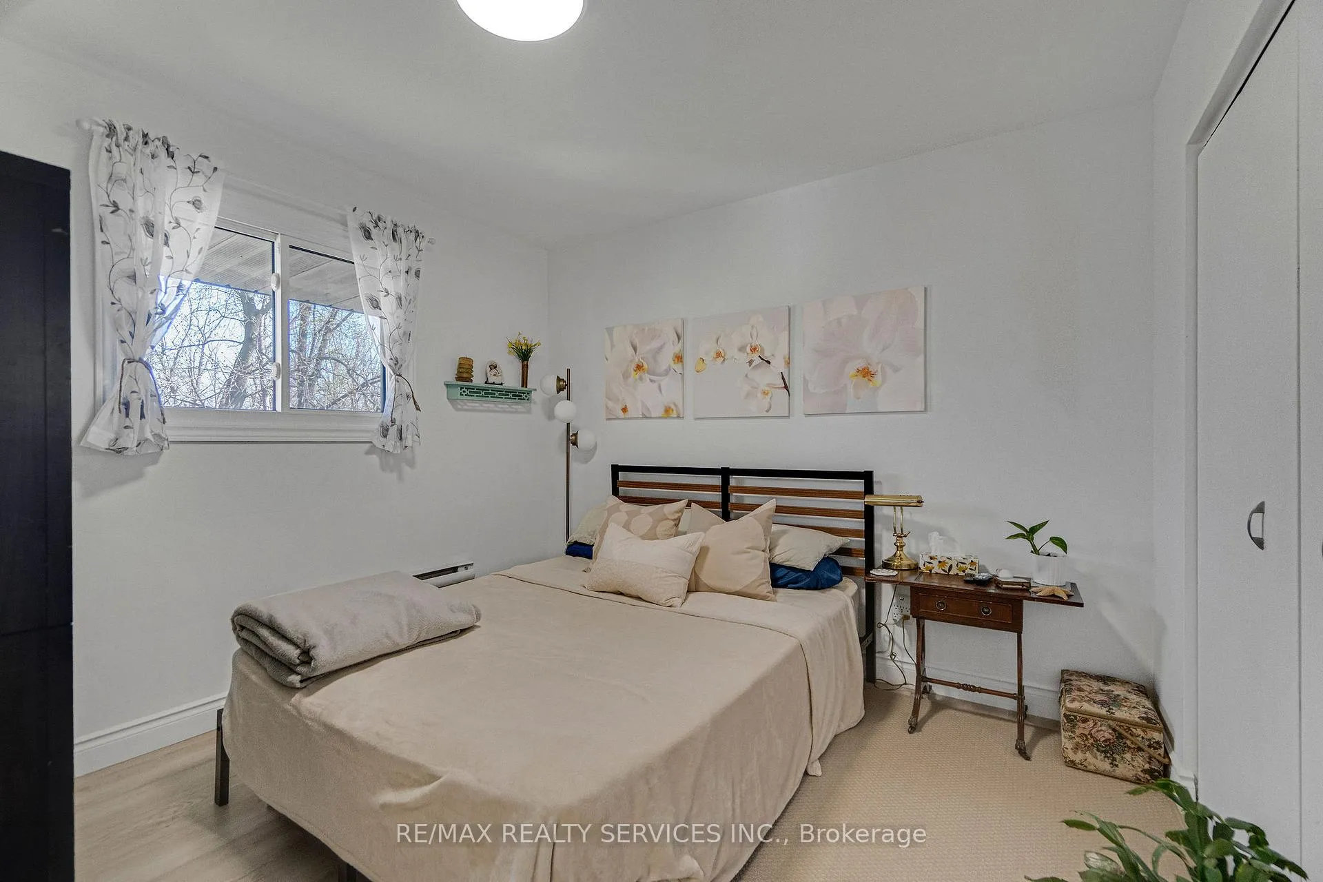 Photo 23 of Unit 2, 402 Elizabeth Street, Grimsby, Grimsby Beach — HOMEH