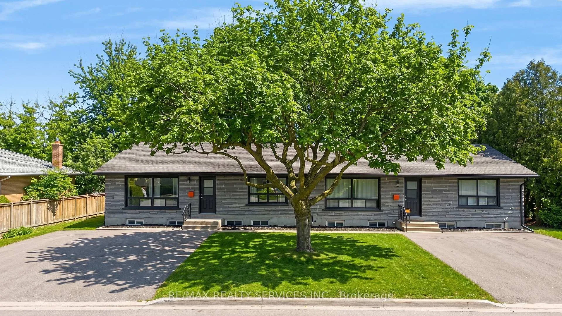 Photo 1 of Unit 2, 402 Elizabeth Street, Grimsby, Grimsby Beach — HOMEH