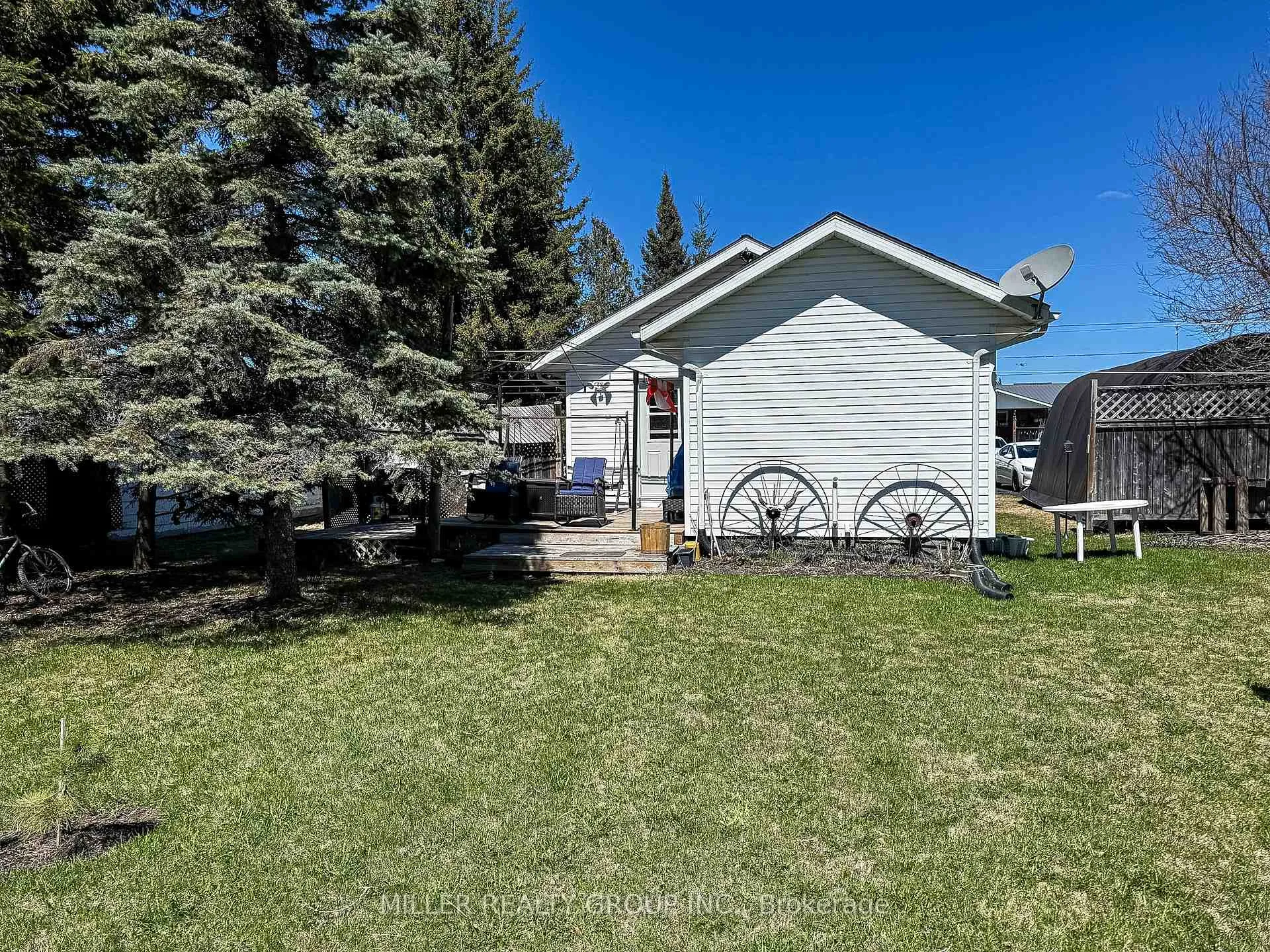 Photo 9 of 72 Seventh Avenue, Englehart — HOMEH