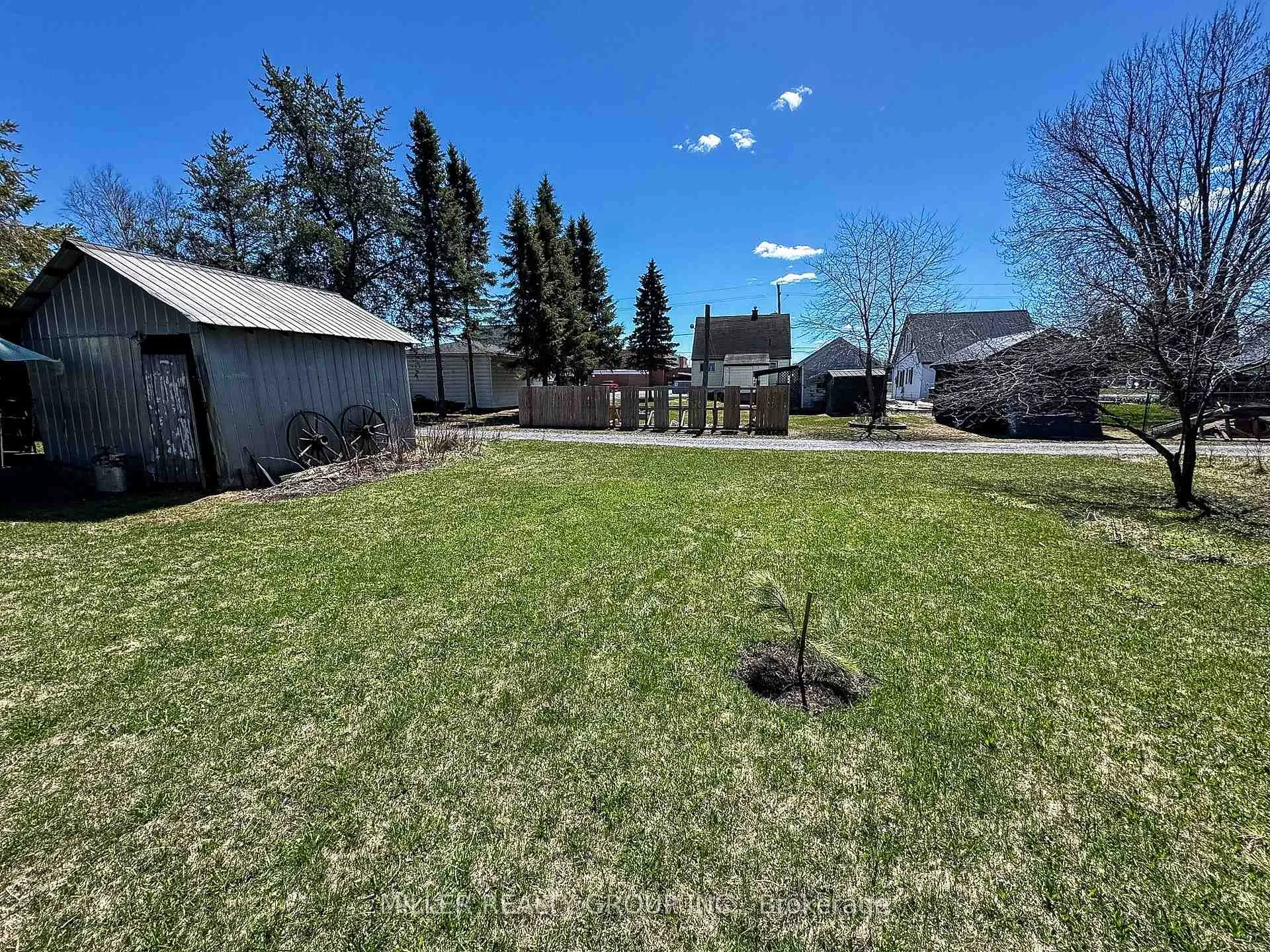 Photo 10 of 72 Seventh Avenue, Englehart — HOMEH