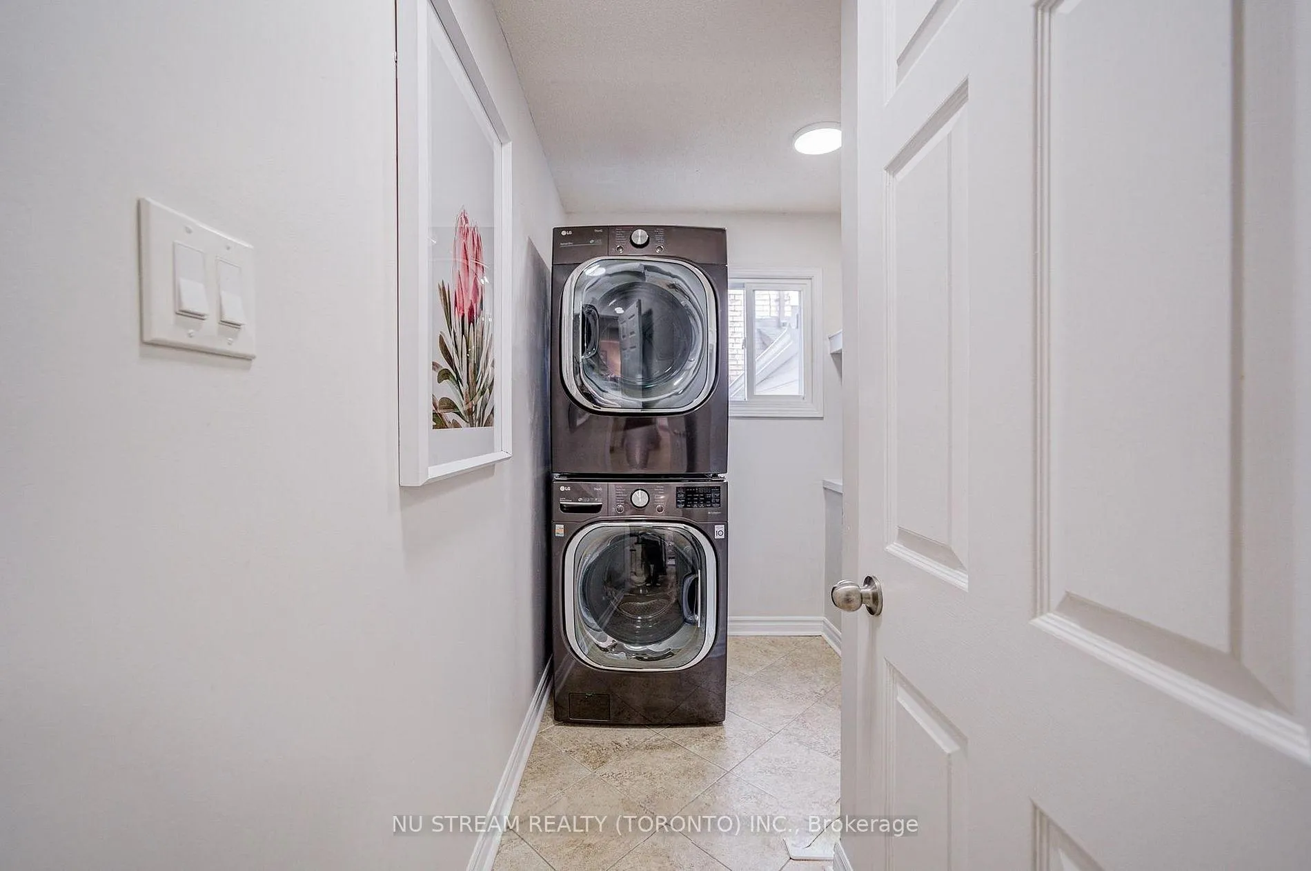 Photo 5 of 58 Elson Street, Markham, Middlefield — HOMEH